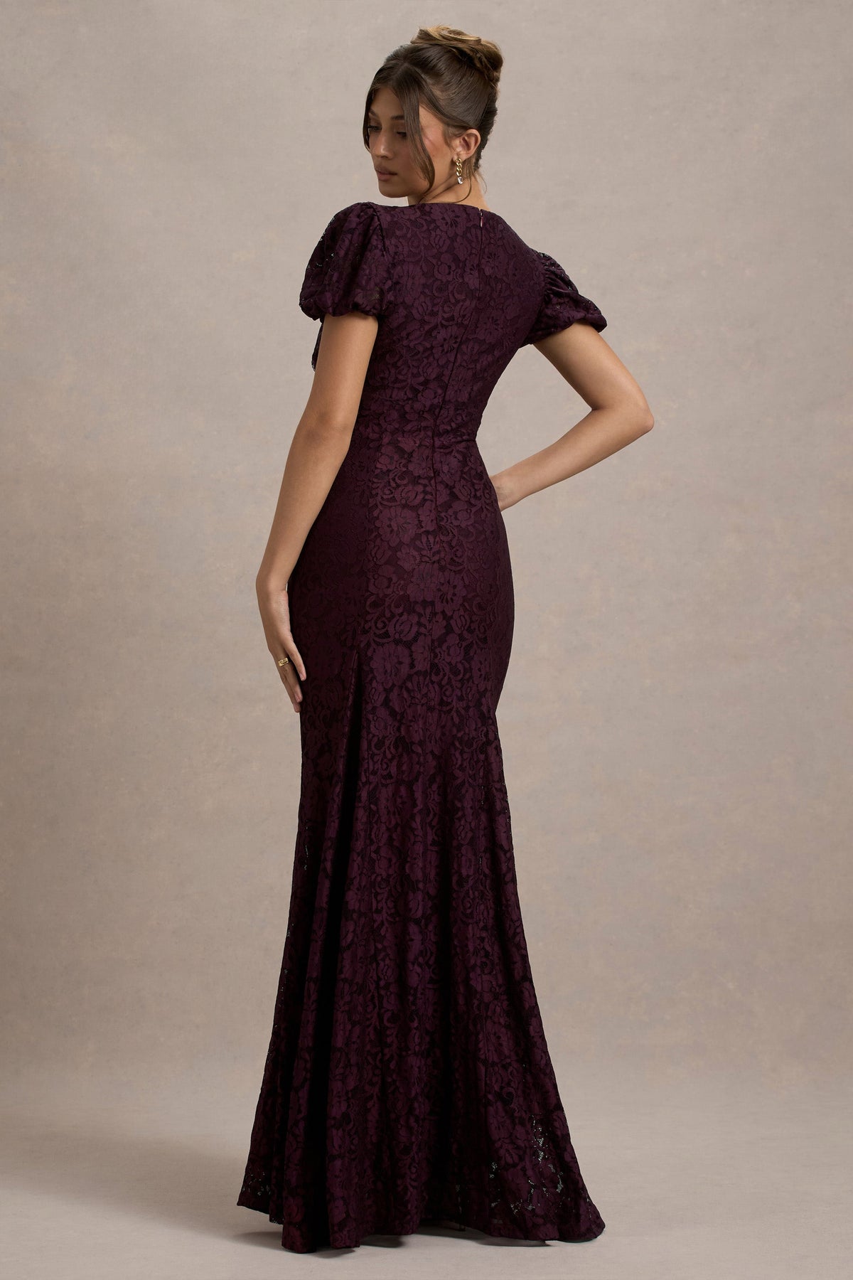 Elestria | Vestido con escote en V con encaje y manga corta abullonada