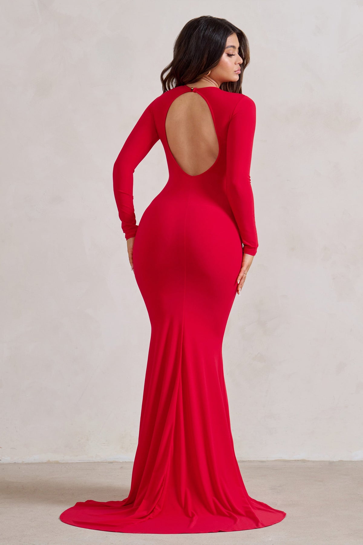 One Step Ahead | Vestido Largo Rojo de Manga Larga Abertura en  Espalda y corte Sirena