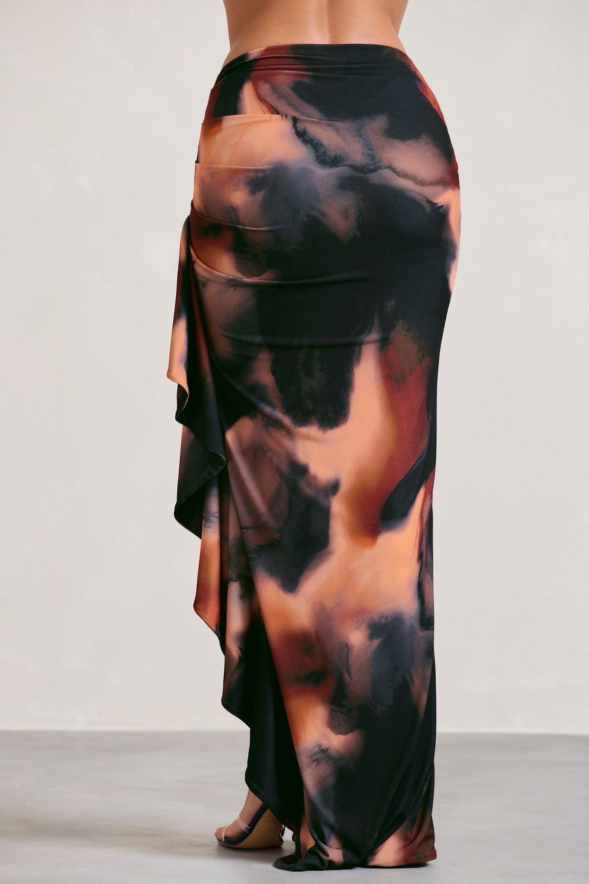 WB_CL128620158-FemmeClassiqueOrangeSmokePrintCowlCorsetCropTop_CL128621158-LaBelleOrangeSmokePrintRuffleMaxiSkirtWithThighSplit7