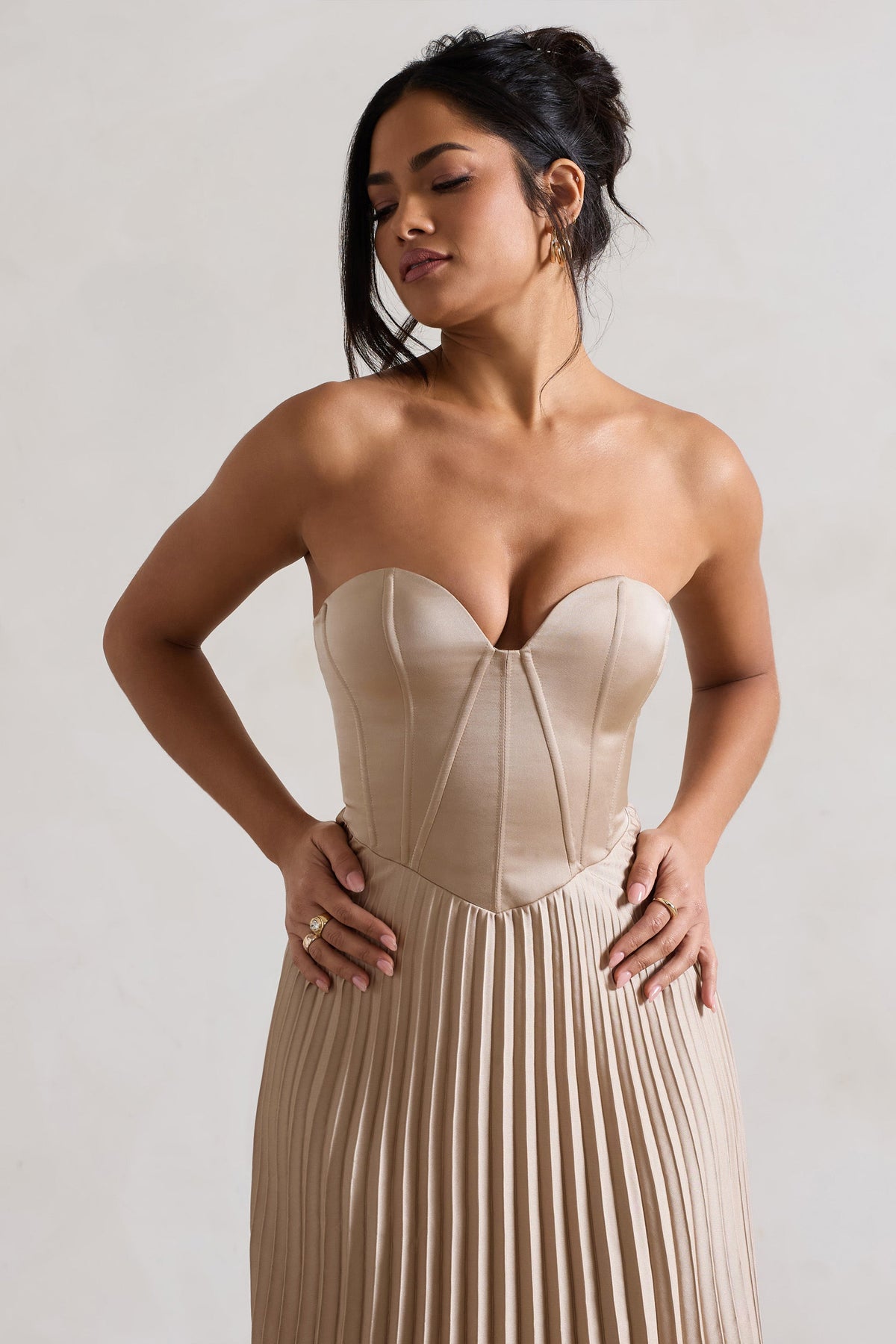 Bordeaux | Vestido Midi con Corsé de Satén champán