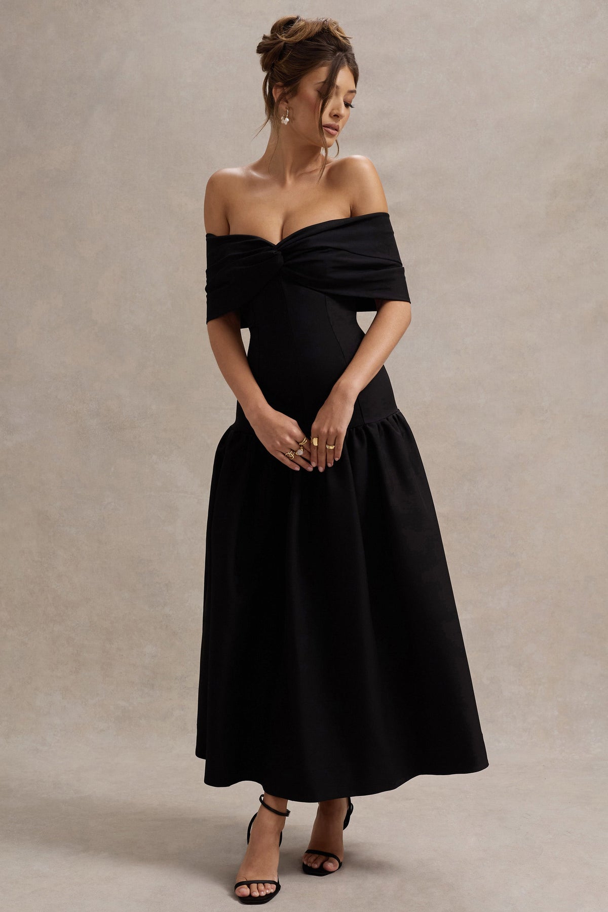 Marguerite | Vestido Largo Negro con escote bardot y falda con volumen