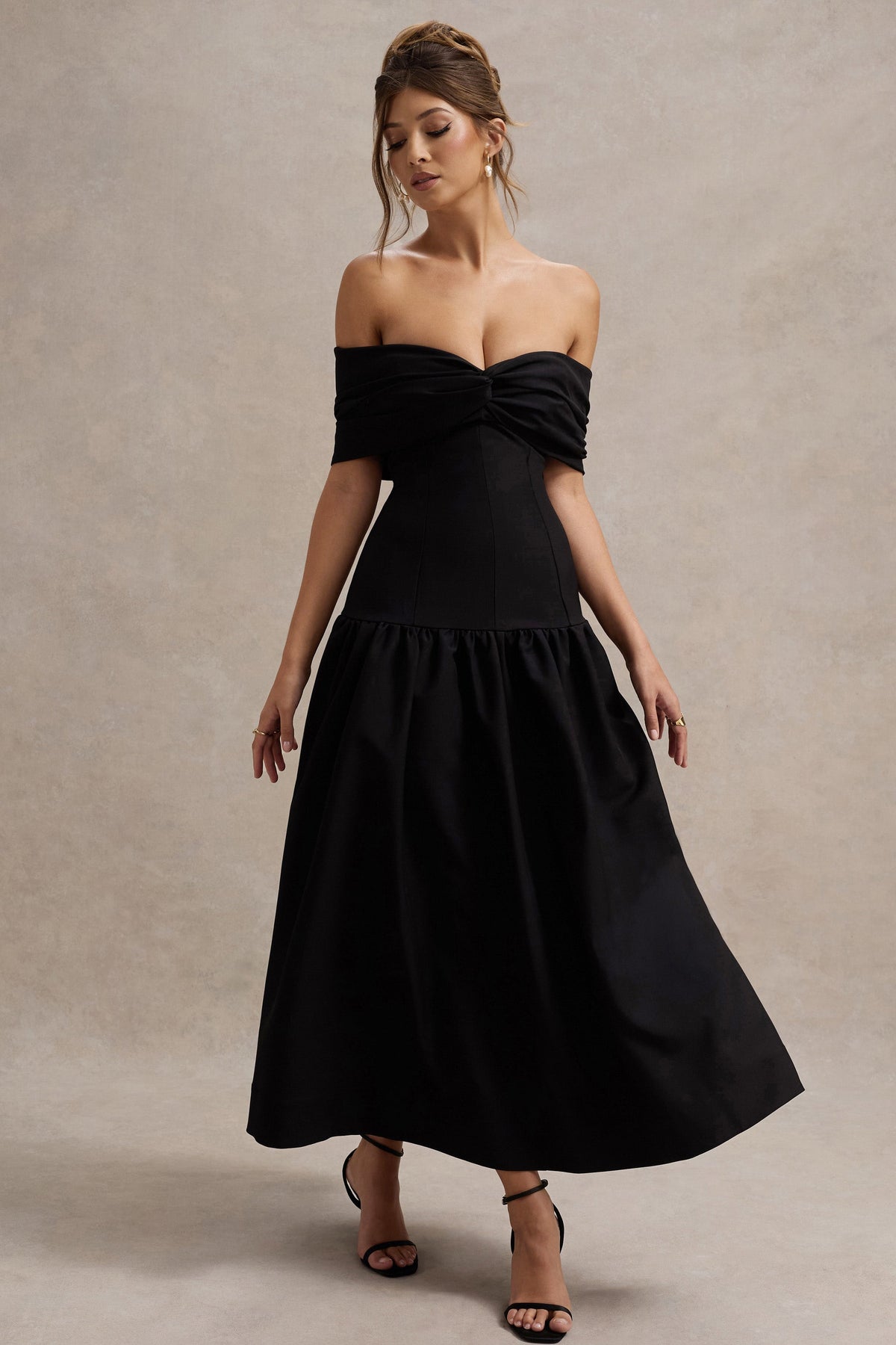 Marguerite | Vestido Largo Negro con escote bardot y falda con volumen