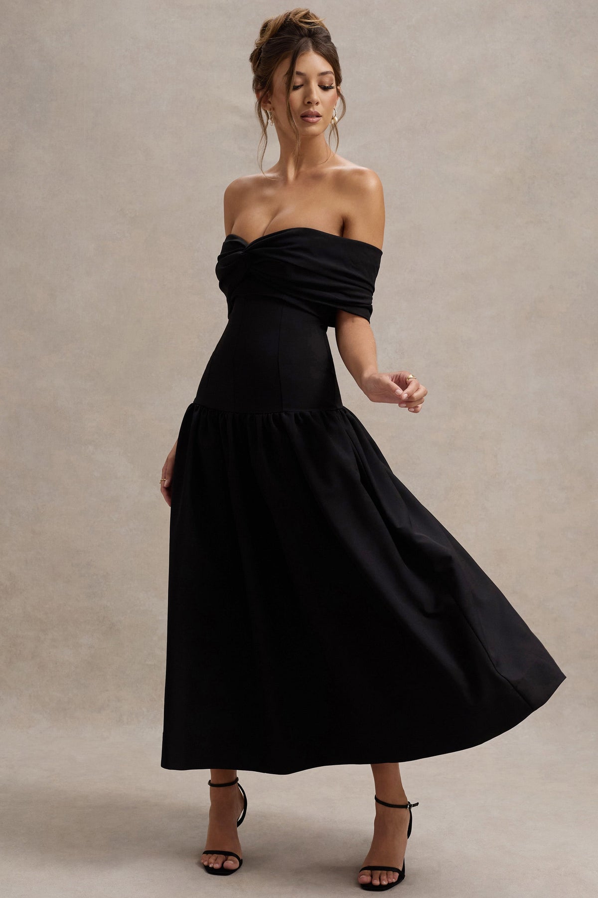 Marguerite | Vestido Largo Negro con escote bardot y falda con volumen