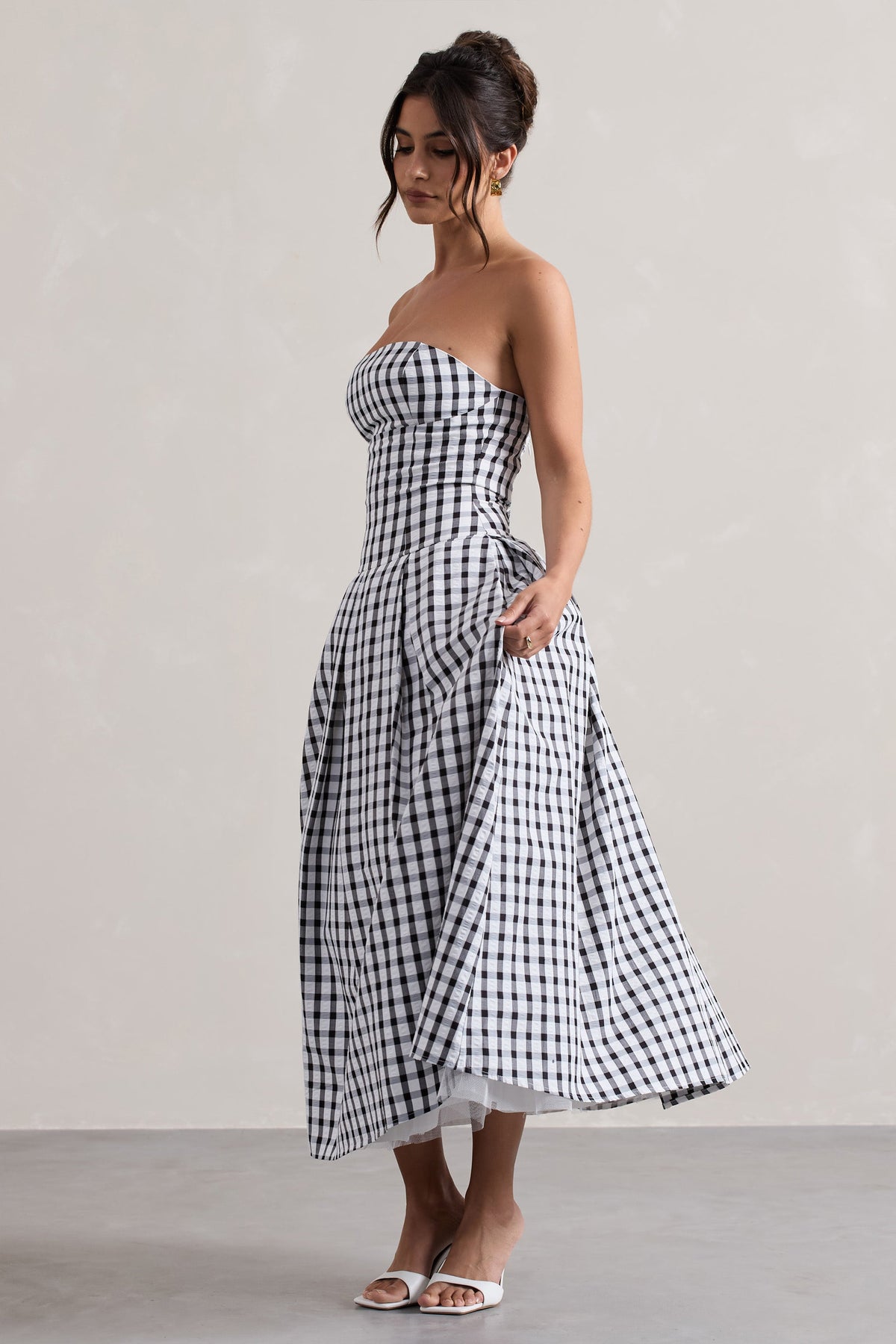Maisy | Vestido Maxi sin Tirantes de Cuadros en Blanco y Negro