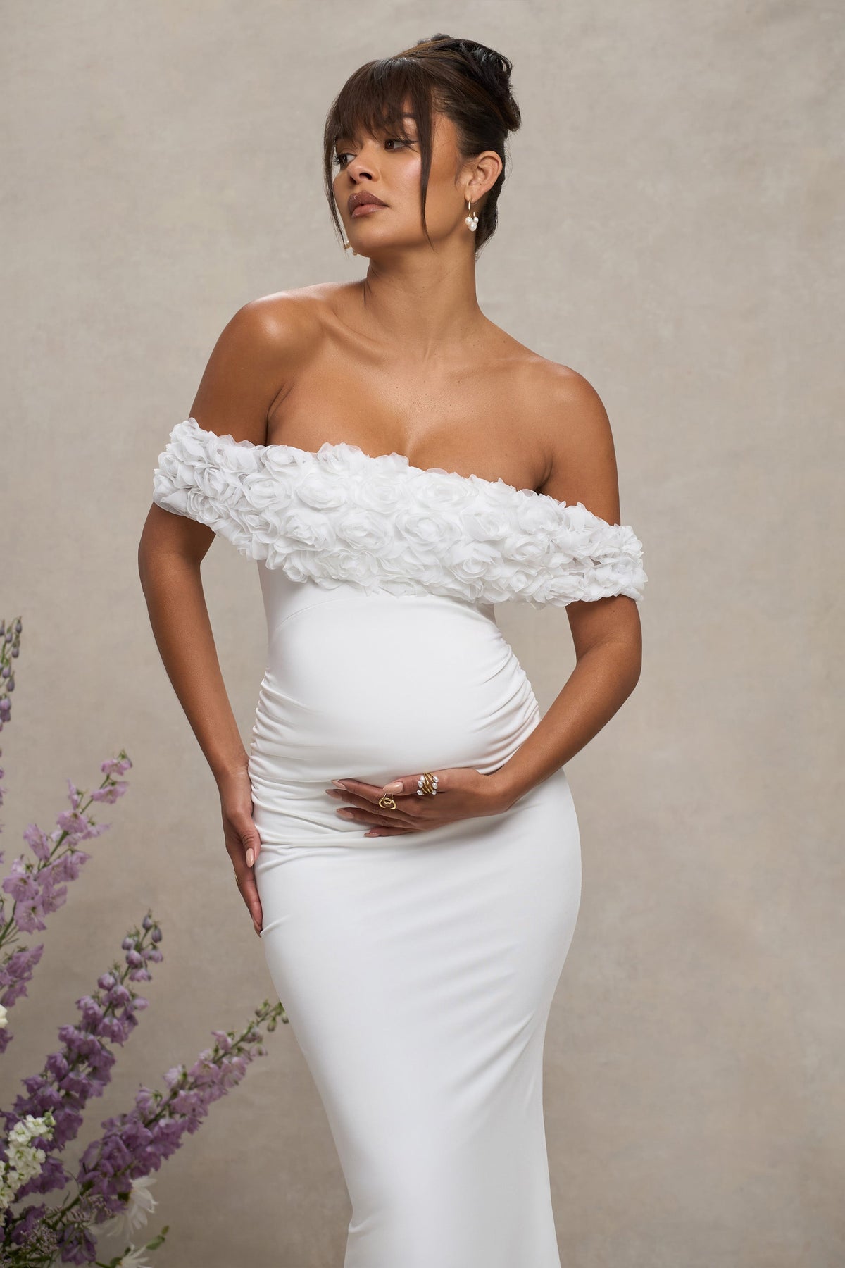 Inflorescence | Vestido largo de premamá con escote bardot de Flores blanco