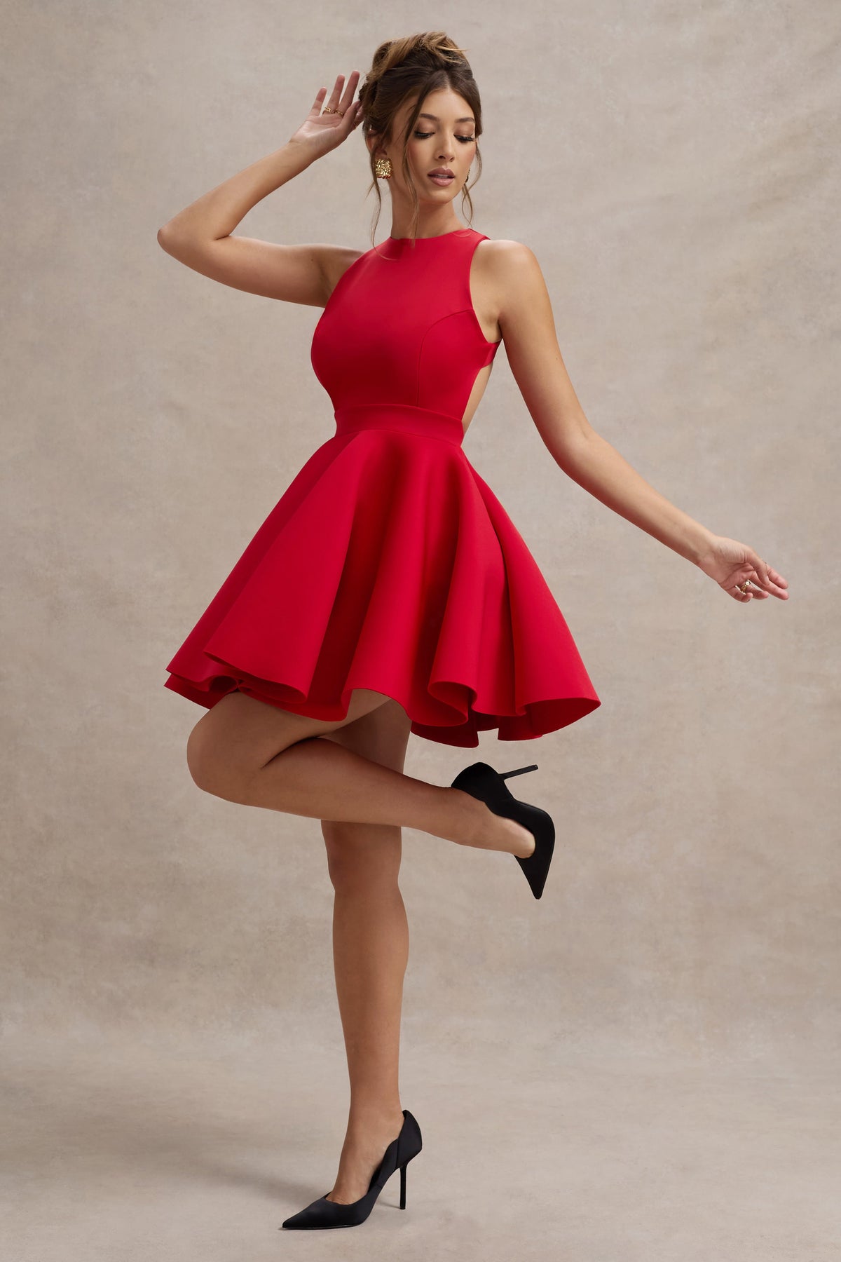 Waverly | Vestido corto en rojo con espalda abierta y falda skater