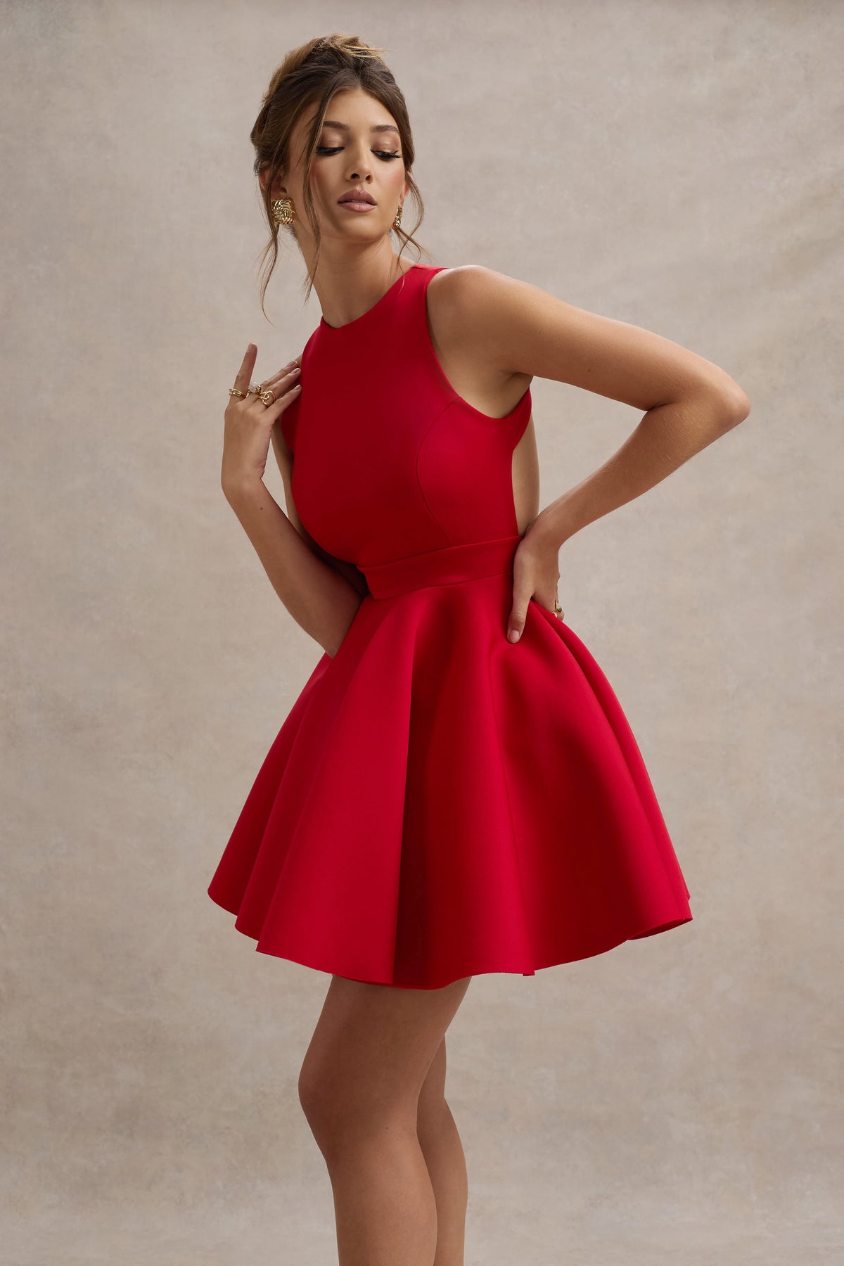 Waverly | Vestido corto en rojo con espalda abierta y falda skater