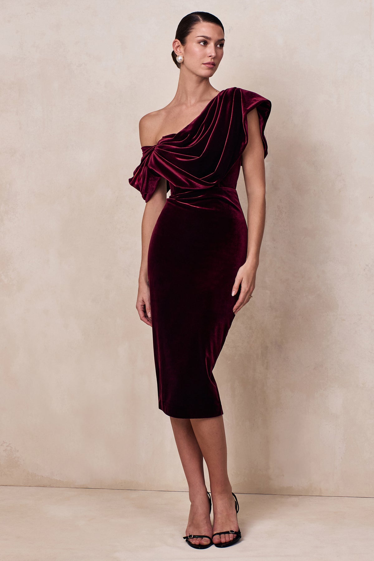ECM_CL136897101 - High End | Burgundy Velvet Asymmetric-Neck Midi Dress With Draped Detailing 03 .jpg