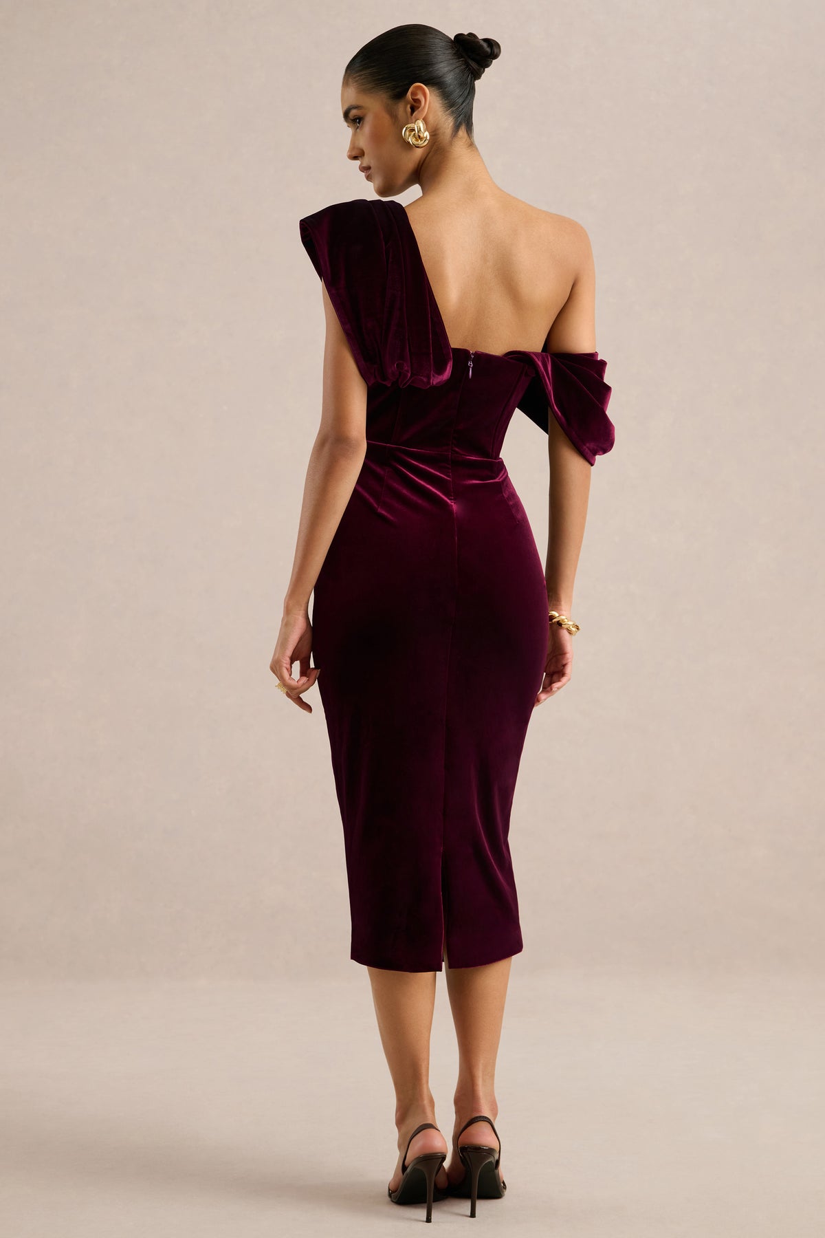 ECM_HR_CL136897101 - High End _ Burgundy Velvet Asymmetric-Neck Midi Dress With Draped Detailing5.jpg