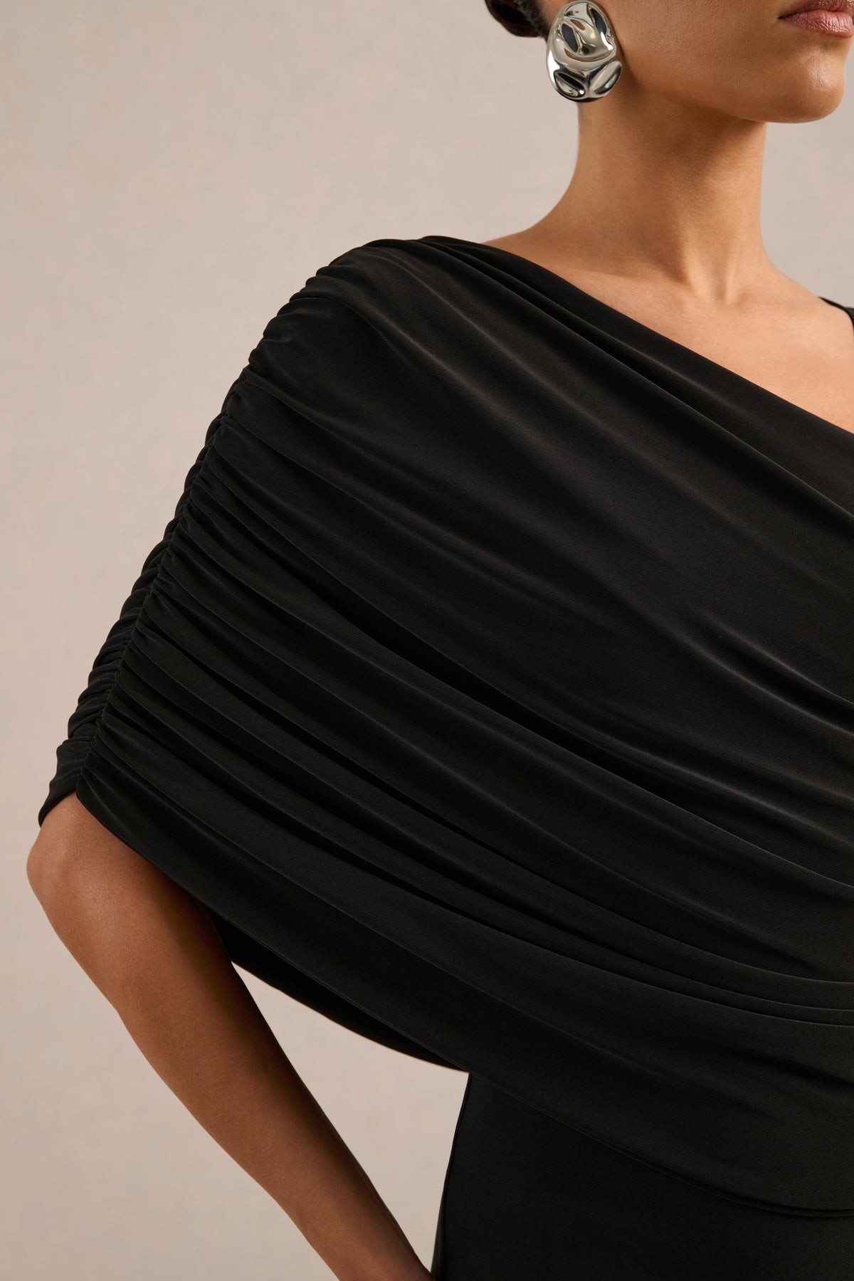 ECM_HR_CL137097002 - Sylvie _ Black Asymmetric-Neck Maxi Dress4.jpg