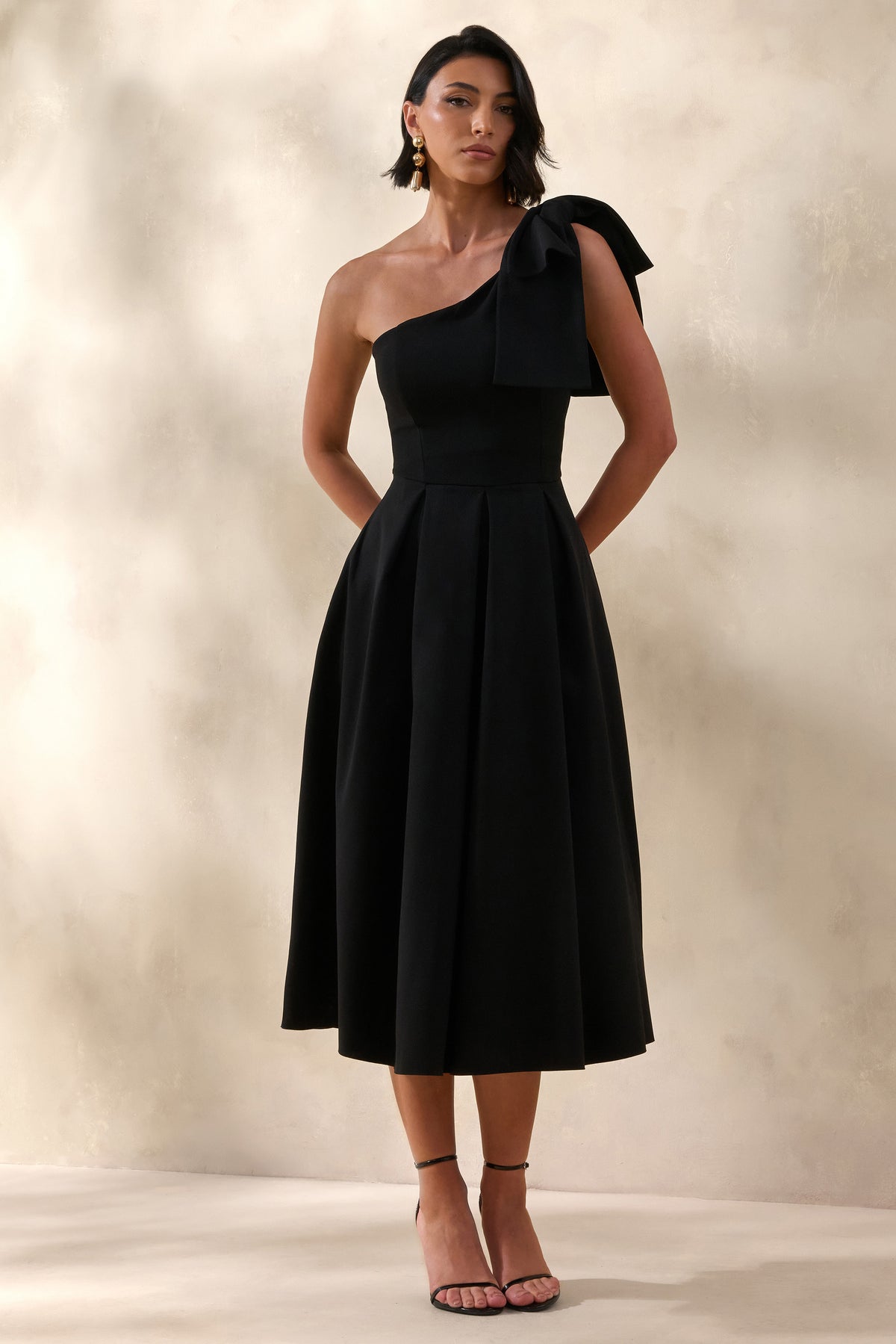 ECM_HR_CL137132001 - Meria | Black Asymmetric-Neck Midi Dress With Bow-Sleeve 2.jpg