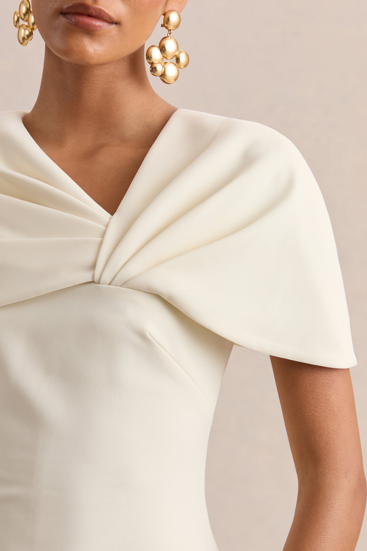 ECM_HR_CL137325110---Novalie-_-Cream-V-Neck-Midi-Dress-With-Twist-Detail-08.jpg