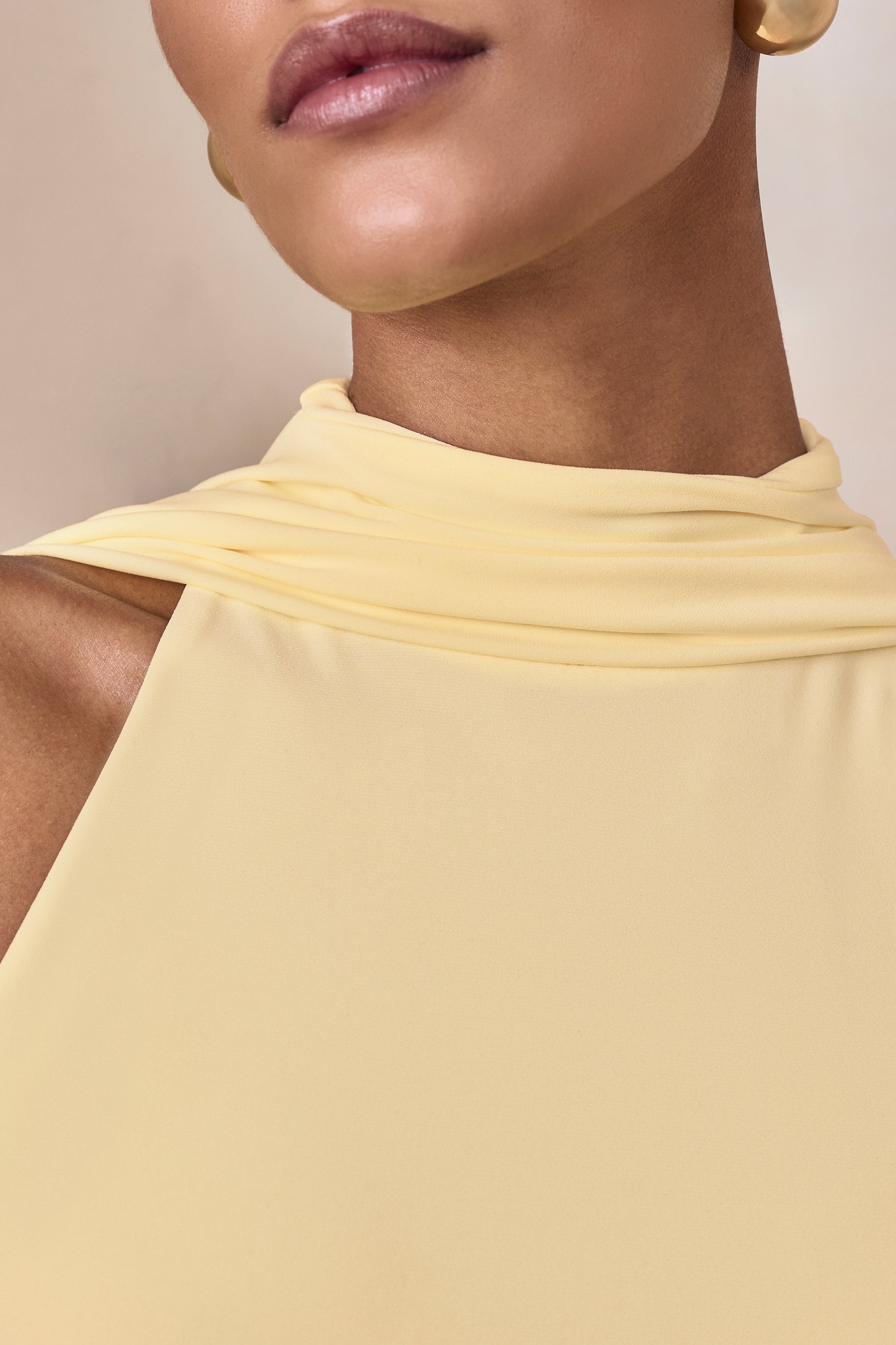 ECM_HR_CL137448121 - Cordy | Lemon High-Neck Maxi Dress With Cape 06.jpg