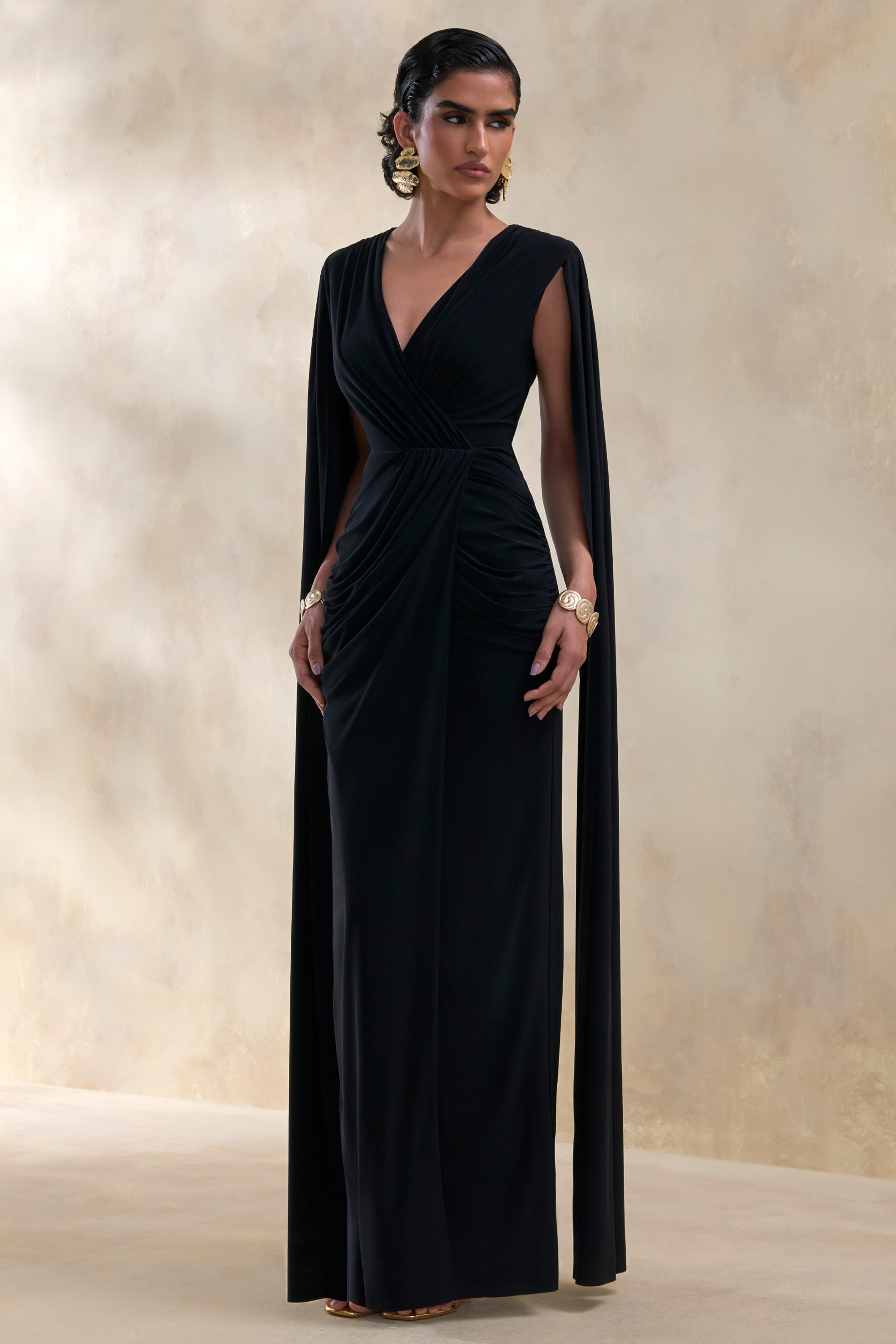 ECM_HR_CL137702001---Ulissia-_-Black-V-Neck-Maxi-Dress-With-Cape-Sleeves-2.jpg