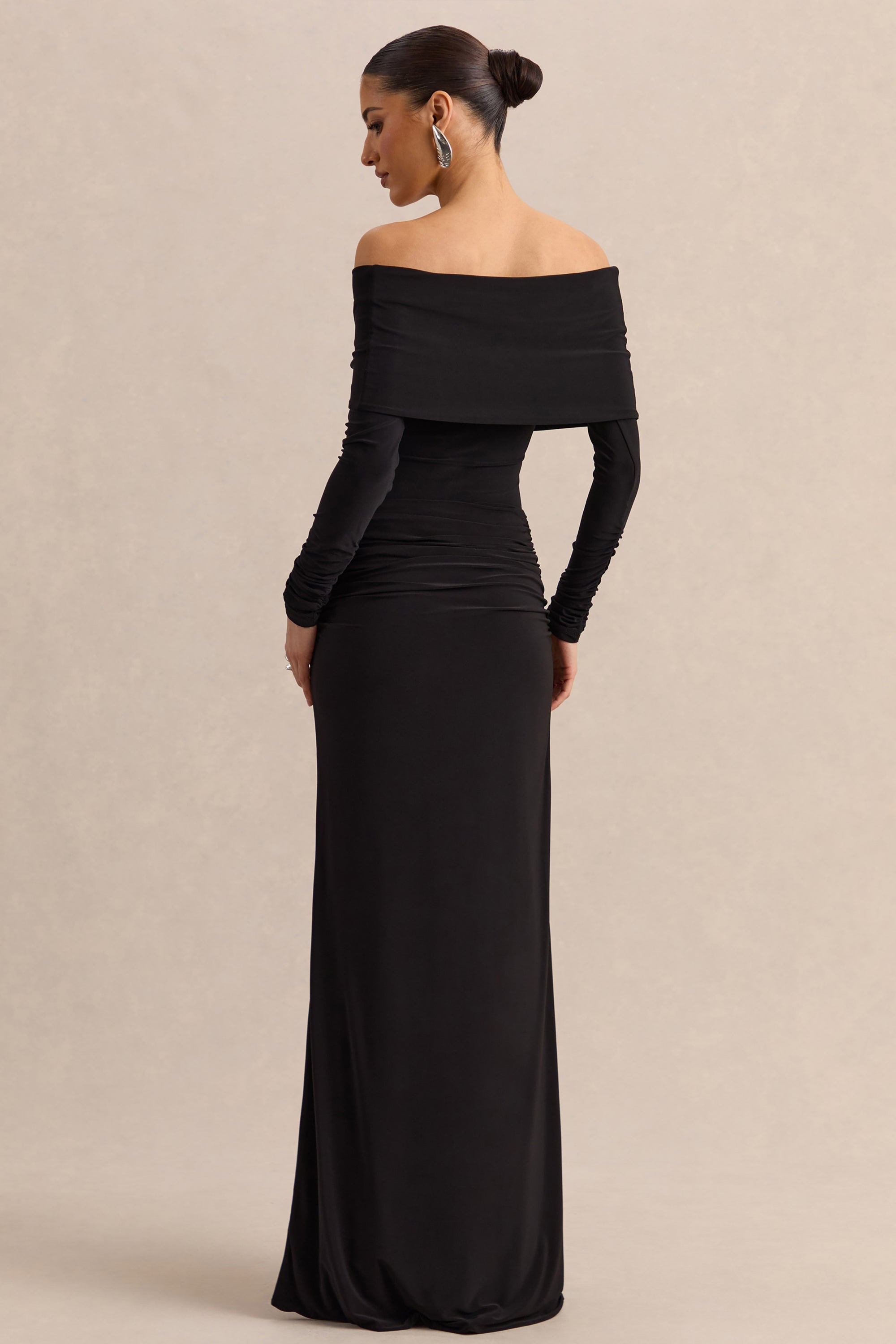 ECM_HR_CL137820001---Kaelis-_-Black-Bardot-Neck-Bodysuit-With-Long-Sleeves-+-CL137836001---Esara-_-Black-Maxi-Skirt-With-Gathered-Detailing-4.jpg