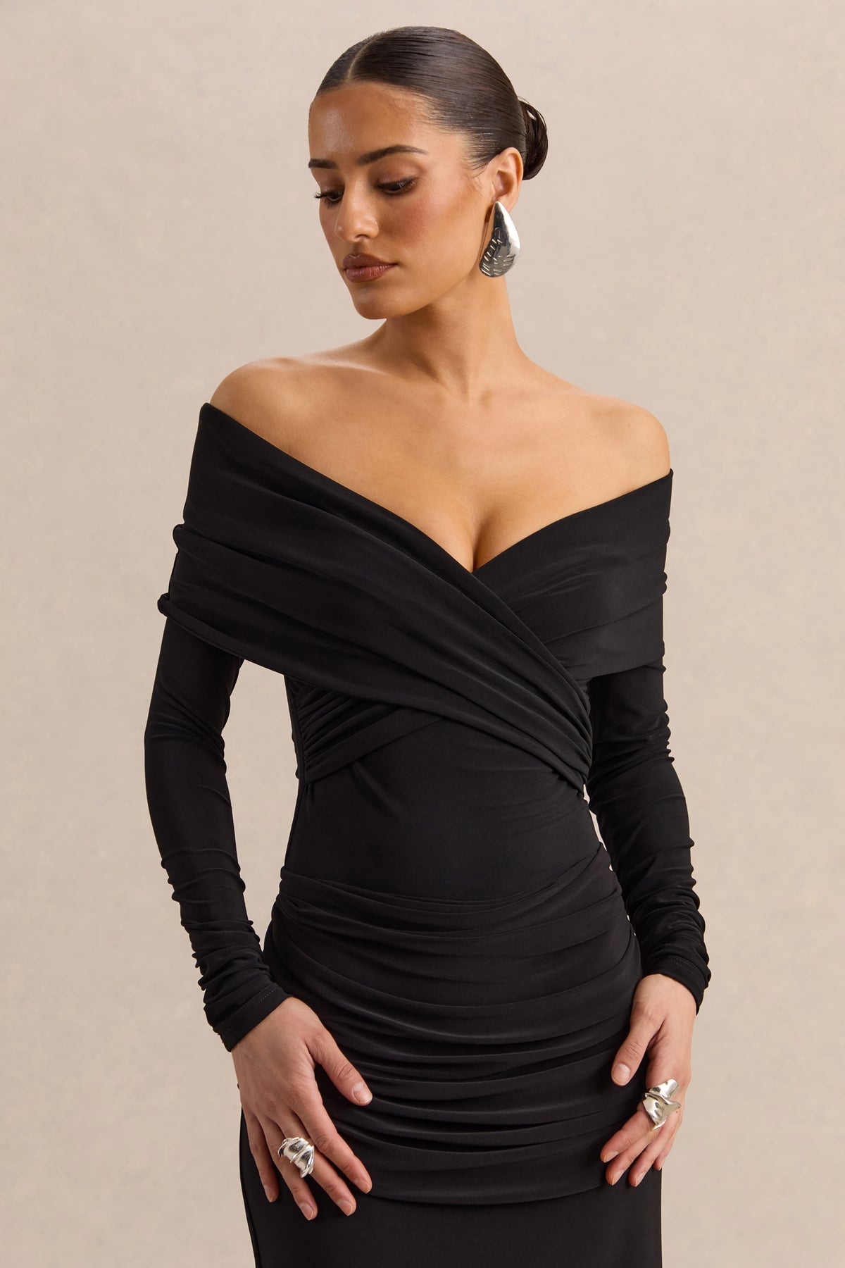 ECM_HR_CL137820001---Kaelis-_-Black-Bardot-Neck-Bodysuit-With-Long-Sleeves-+-CL137836001---Esara-_-Black-Maxi-Skirt-With-Gathered-Detailing-5.jpg