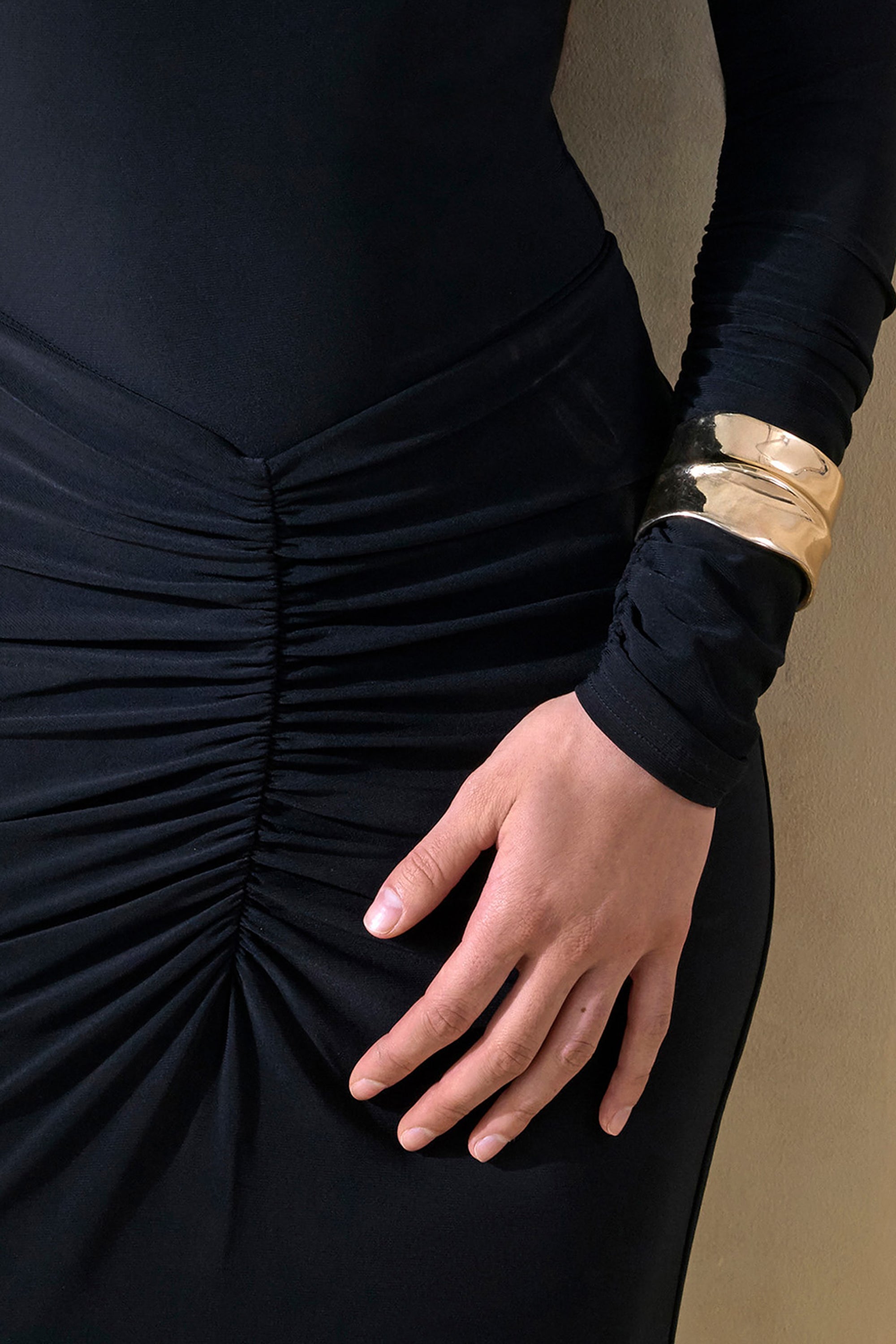 ECM_HR_CL137952001---Micaela-_-Black-Ruched-Maxi-Skirt-+-ECM_HR_CL137948001---Drina-_-Black-Bardot-Neck-Bodysuit-With-Ruched-Long-Sleeves-4-copy.jpg