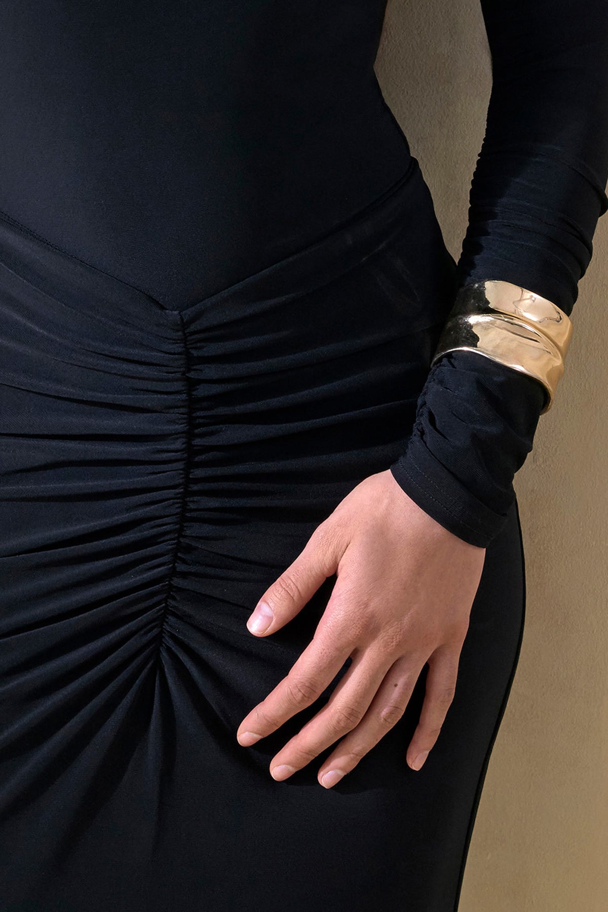ECM_HR_CL137952001---Micaela-_-Black-Ruched-Maxi-Skirt-+-ECM_HR_CL137948001---Drina-_-Black-Bardot-Neck-Bodysuit-With-Ruched-Long-Sleeves-4-copy.jpg