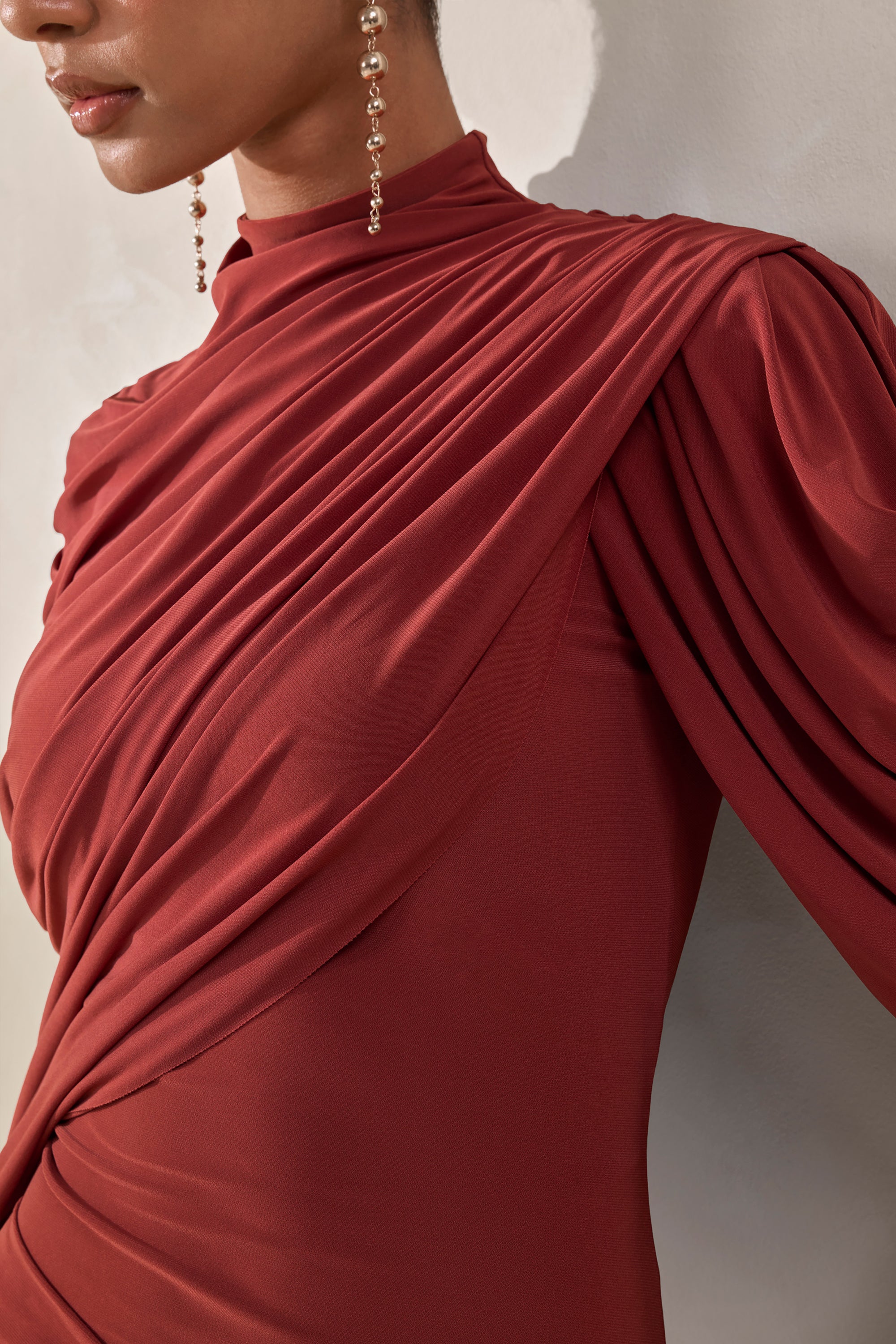 ECM_HR_CL137954071---Fenicia-_-Rust-High-Neck-Bodysuit-With-Cape-Detail-+-CL137956071---Mireya-_-Rust-Wrapped-Maxi-Skirt-With-Split9.jpg