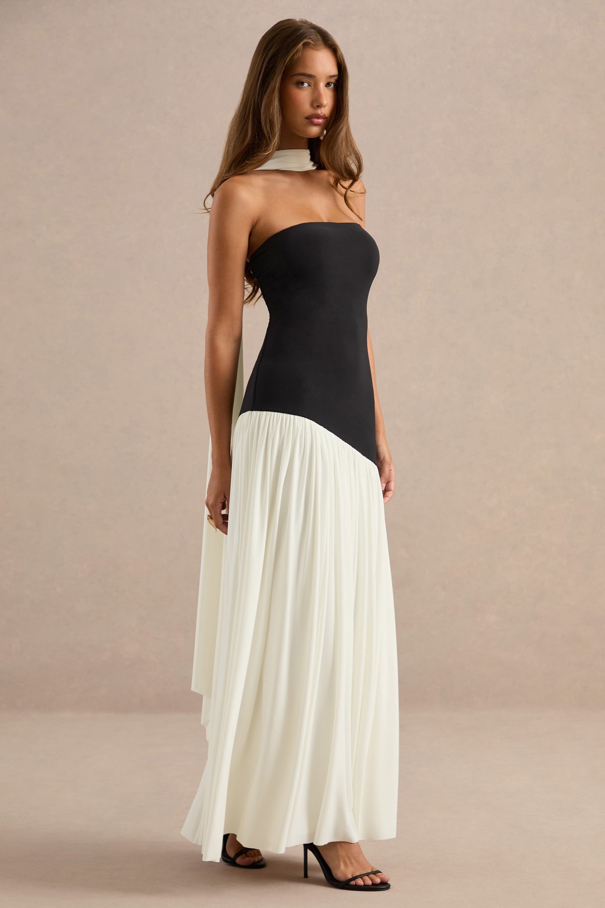 ECM_HR_CL138984001 - Galrissa Monochrome Bandeau Pleated Skirt Maxi Dress with Neck Scarf2.jpg