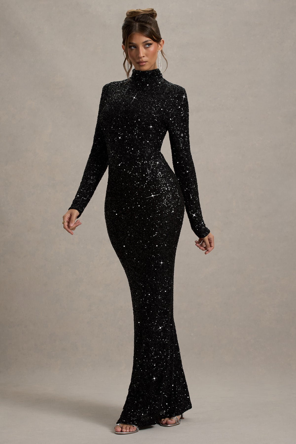 Galaxy | Vestido largo Negro de Lentejuelas con Cuello Alto y Manga Larga