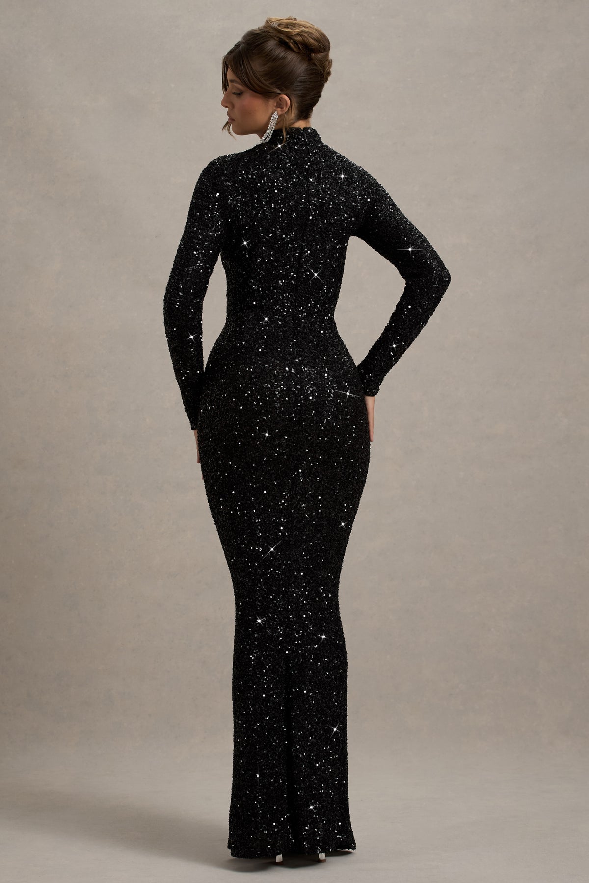 Galaxy | Vestido largo Negro de Lentejuelas con Cuello Alto y Manga Larga