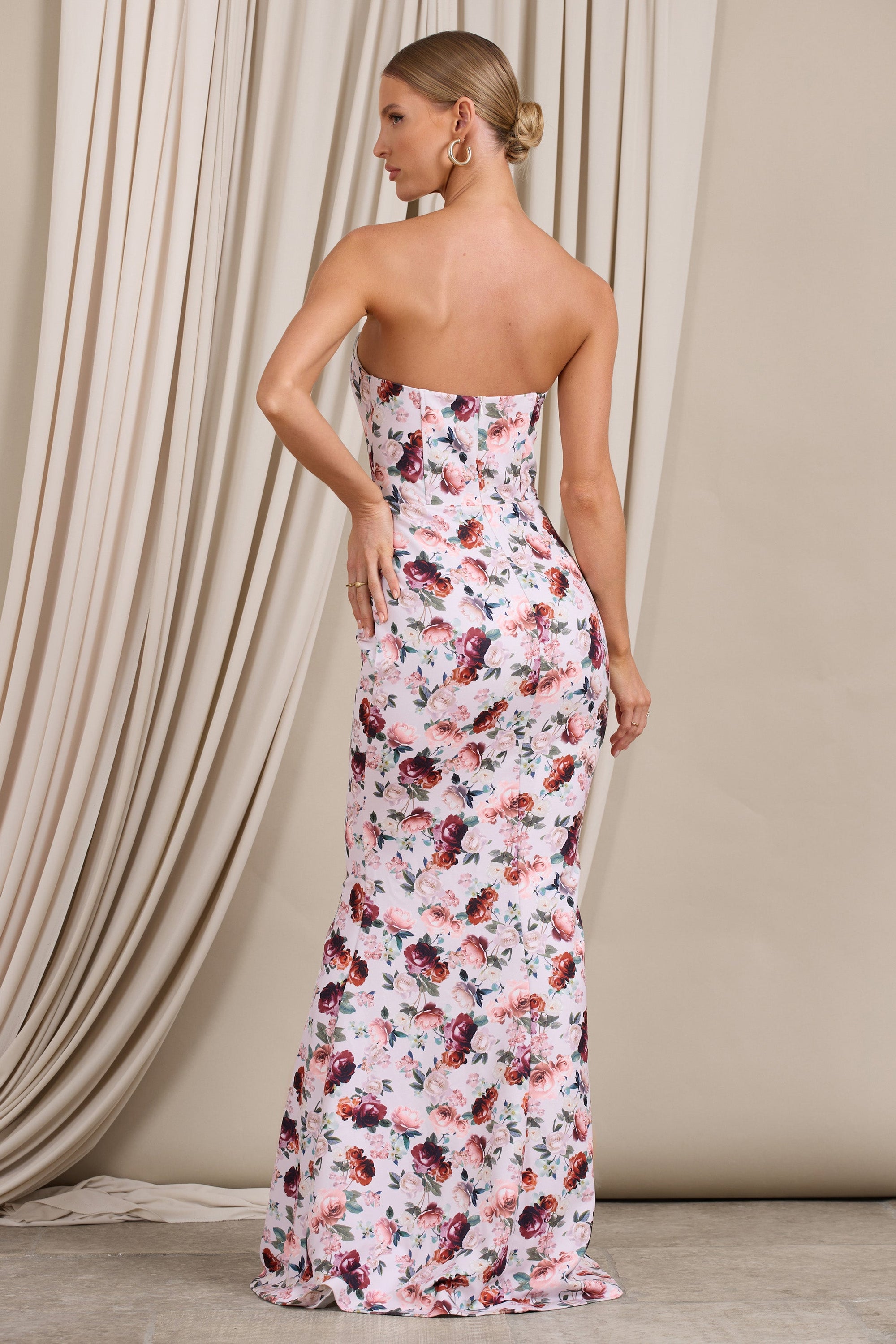 Blenheim | Vestido Largo Ajustado con Corsé y Estampado Floral Blanco