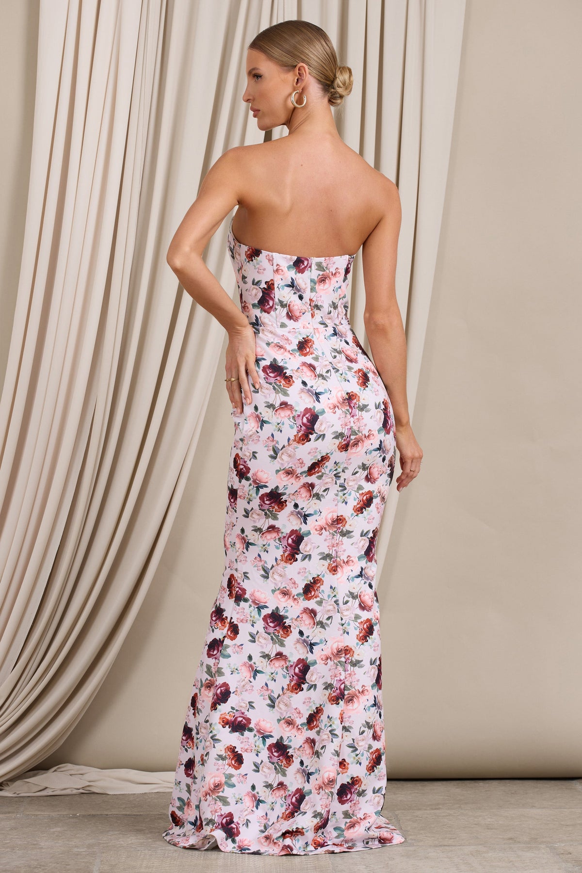 Blenheim | Vestido Largo Ajustado con Corsé y Estampado Floral Blanco