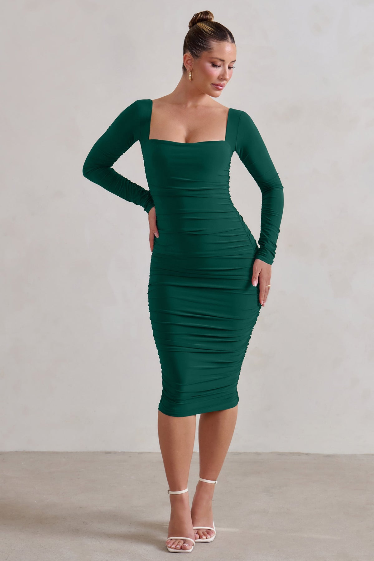 Seductress | Vestido midi ajustado de manga larga con cuello cuadrado en verde botella