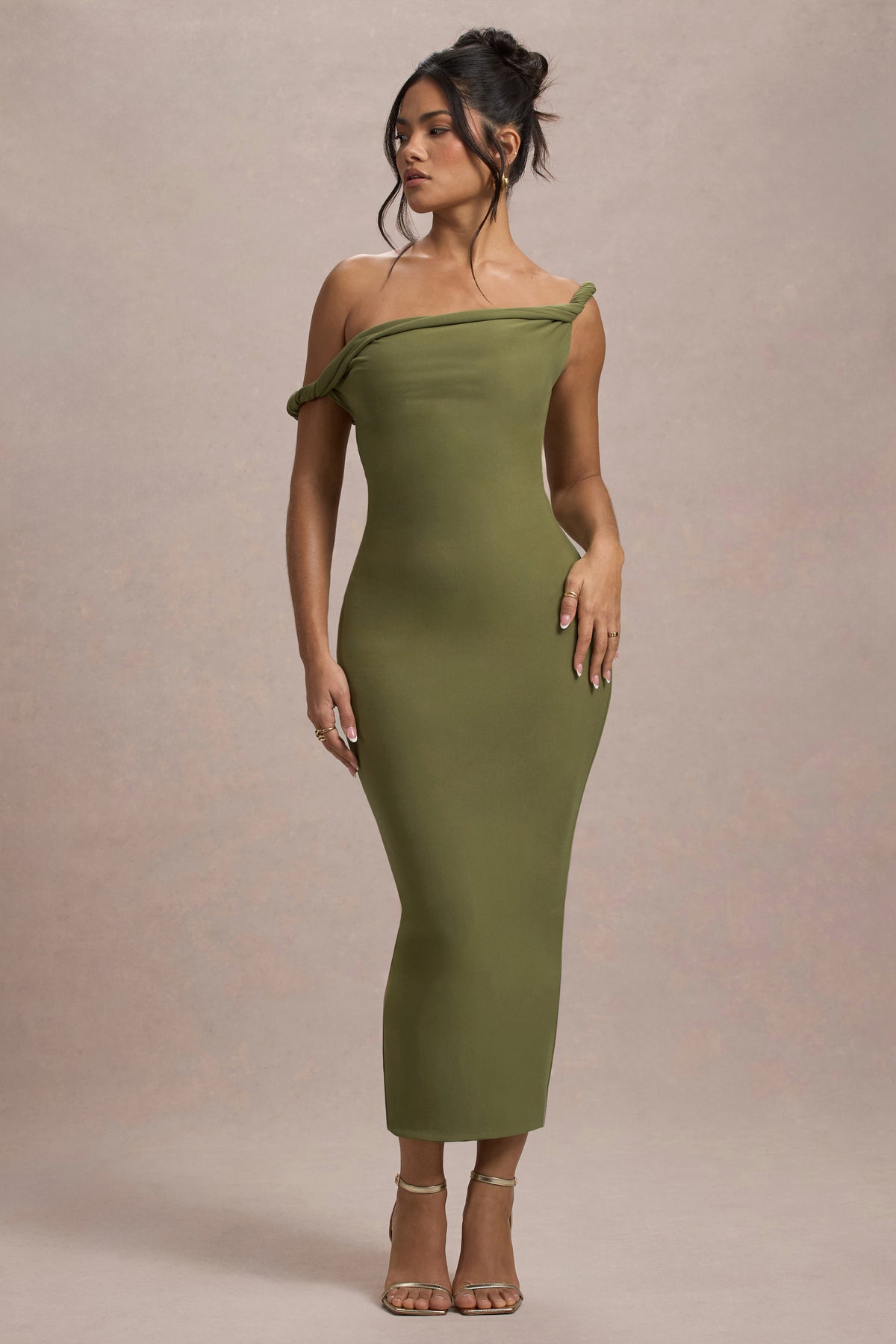 Salome | Vestido Midi verde oliva con escote asimétrico retorcido