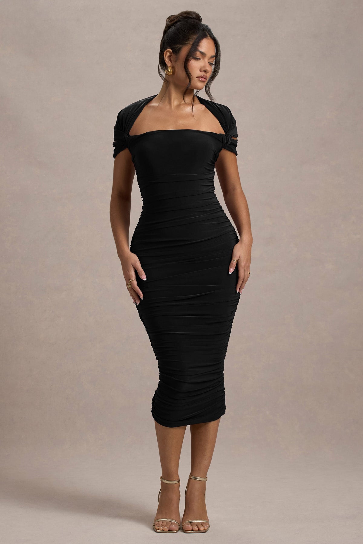 Paxos | Vestido midi negro entallado con escote cuadrado y mangas cortas