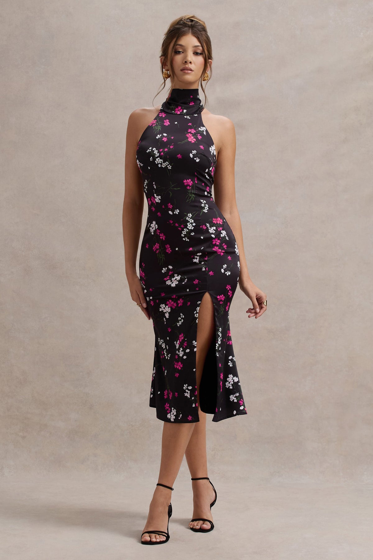 Violette | Vestido Midi de Satén Negro con Estampado Floral Pequeño, Escote Alto y Abertura