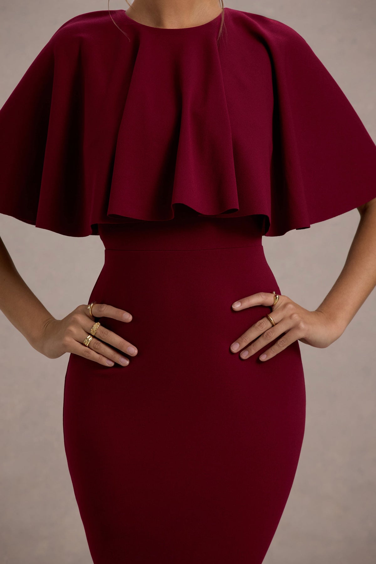 Andorra | Vestido Midi con capa delantera y ajustado en color berry