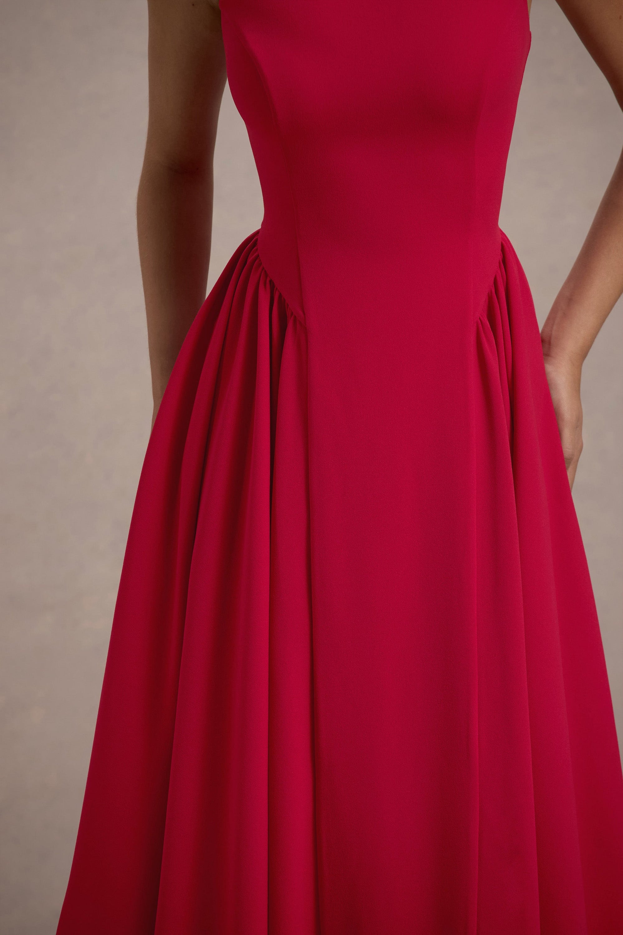 Muriel | Vestido Midi Rojo de Escote Barco con Bajo Voluminoso