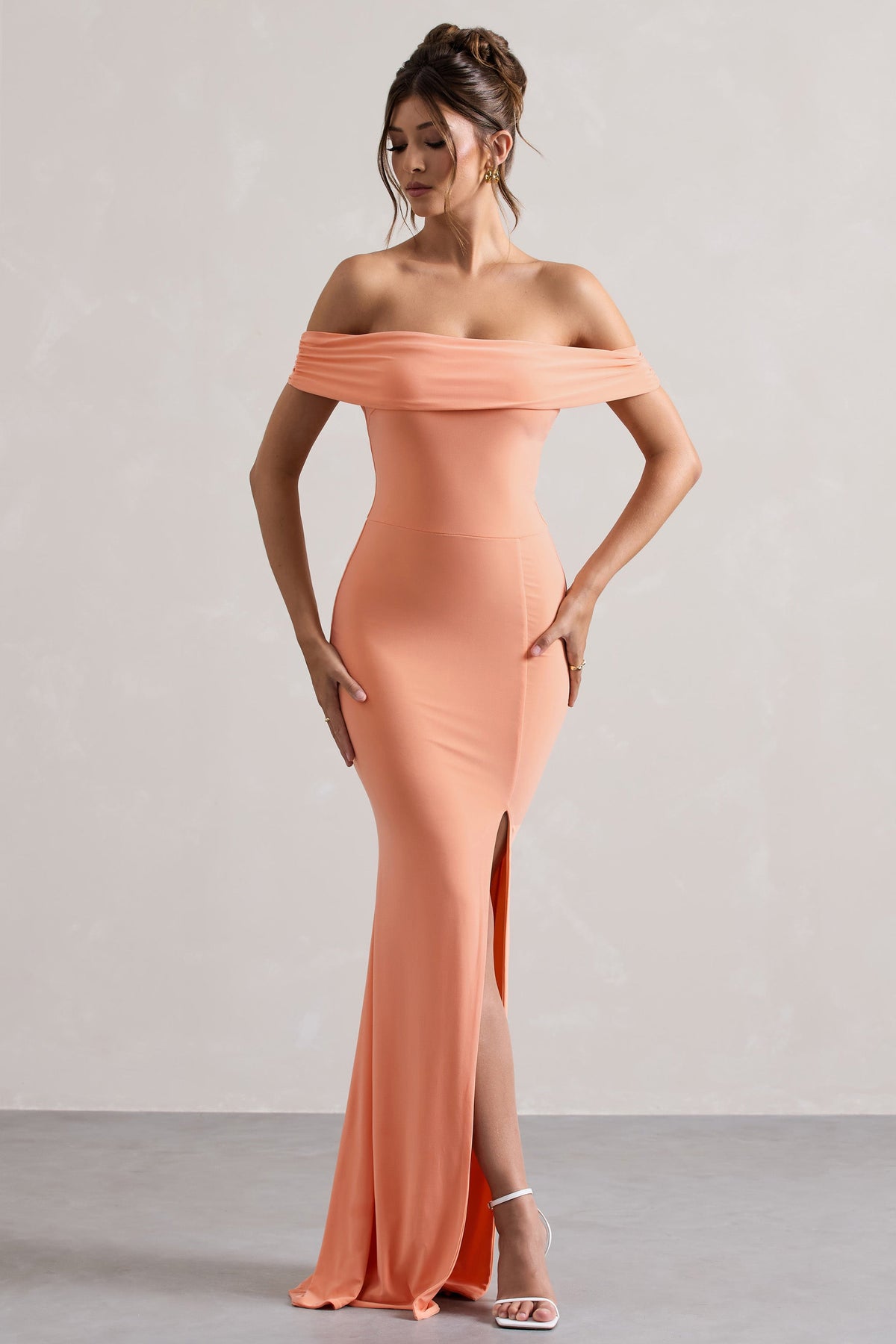 Law of Attraction | Vestido Largo escote Bardot con Abertura y Drapeado en Coral