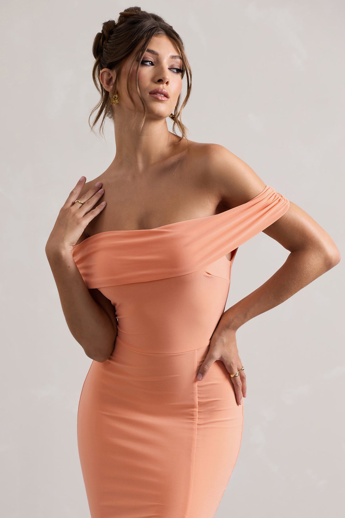 Law of Attraction | Vestido Largo escote Bardot con Abertura y Drapeado en Coral