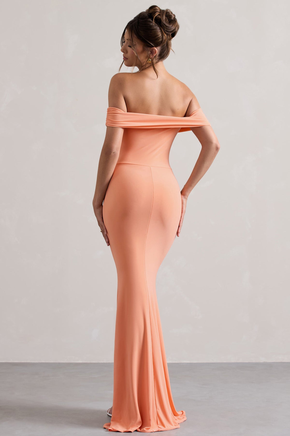 Law of Attraction | Vestido Largo escote Bardot con Abertura y Drapeado en Coral