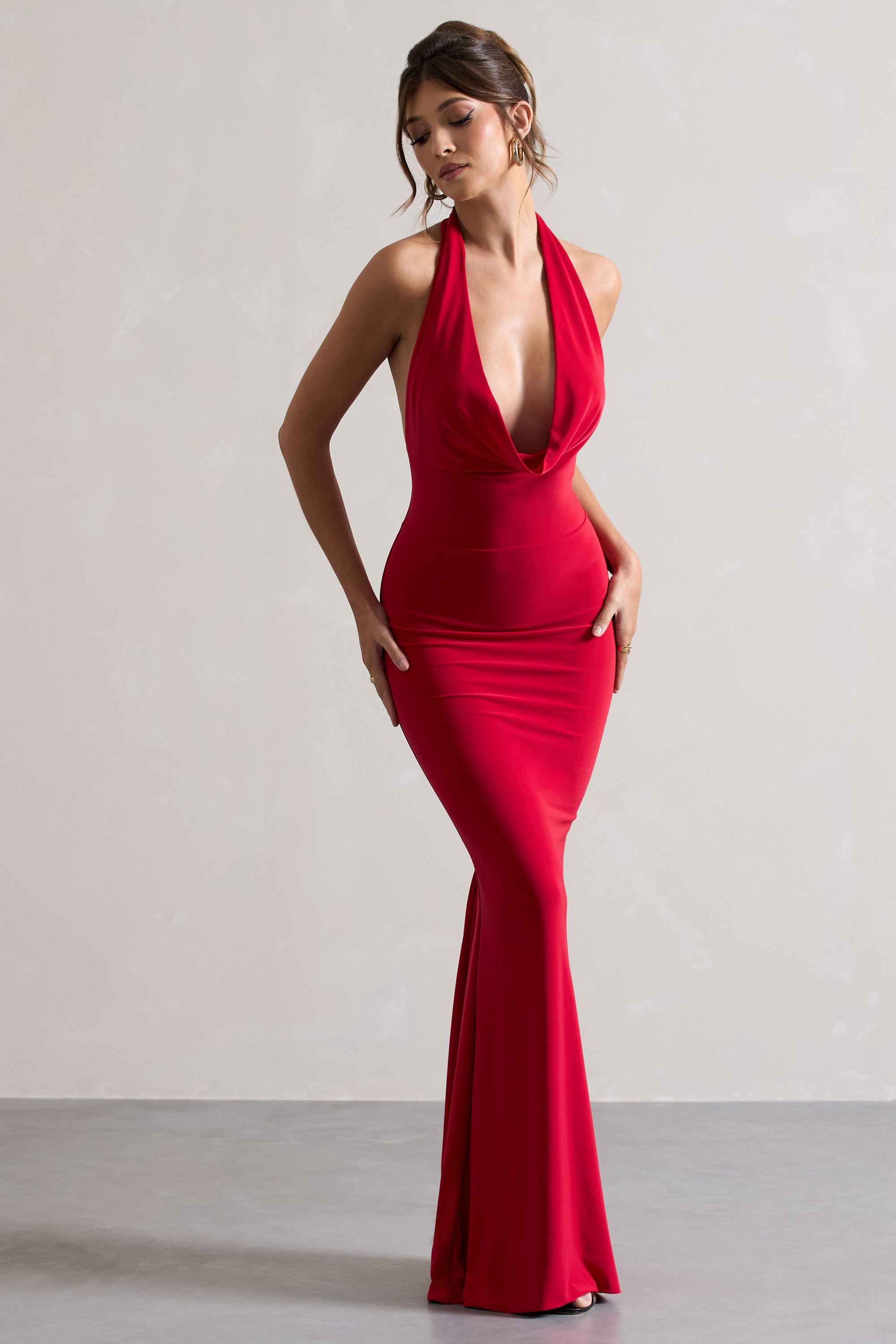 Milani | Vestido largo corte sirena rojo con escote drapeado y espalda descubierta