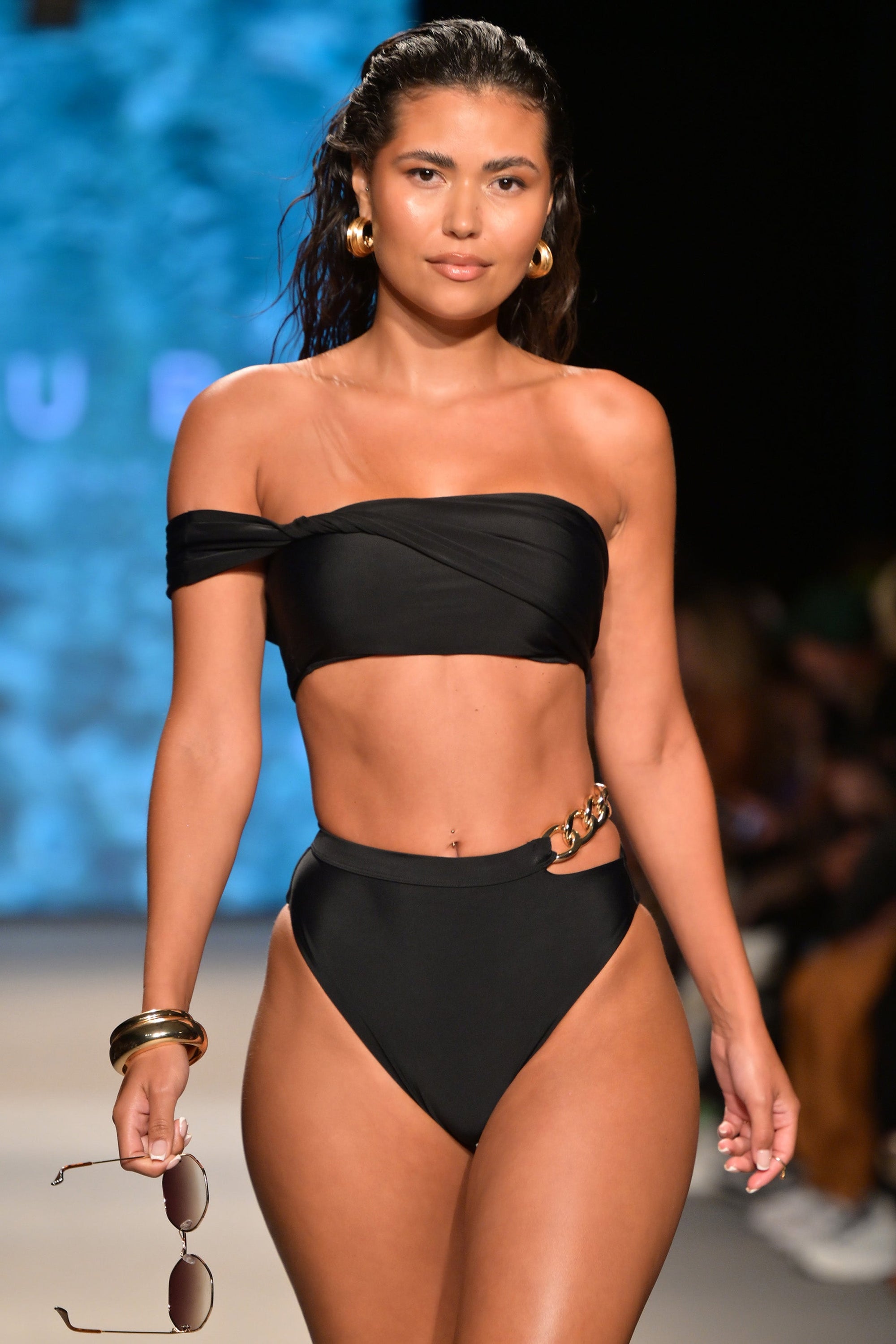 Dusk | Top de bikini bandeau negro con drapeado