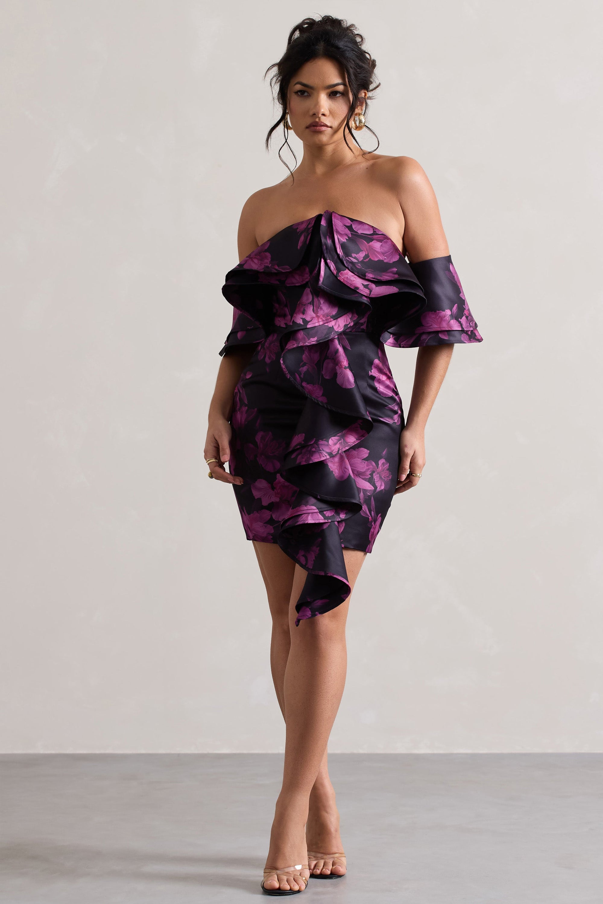 Aspen | Vestido Corto Bardot con Volantes y Estampado Floral Negro