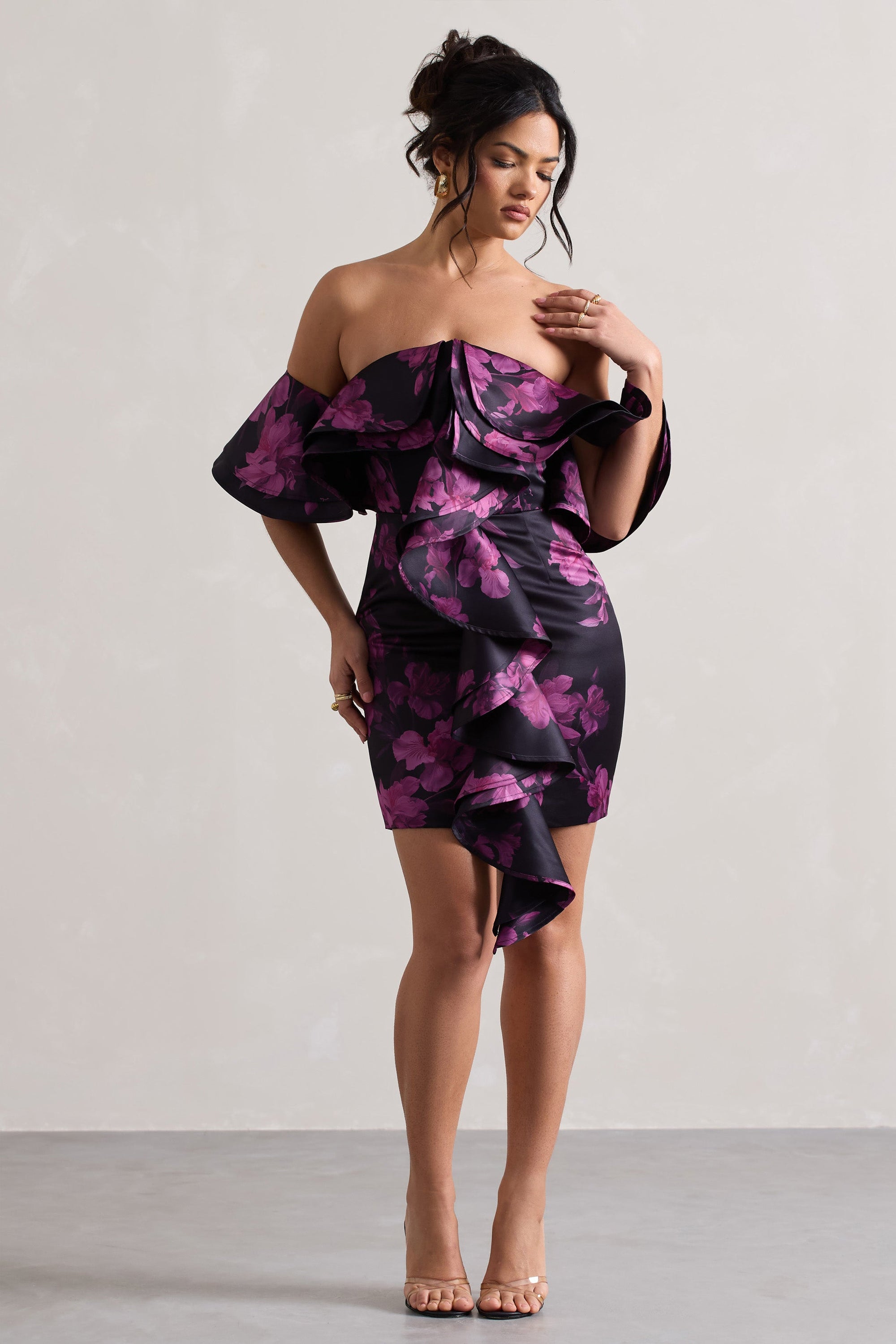 Aspen | Vestido Corto Bardot con Volantes y Estampado Floral Negro