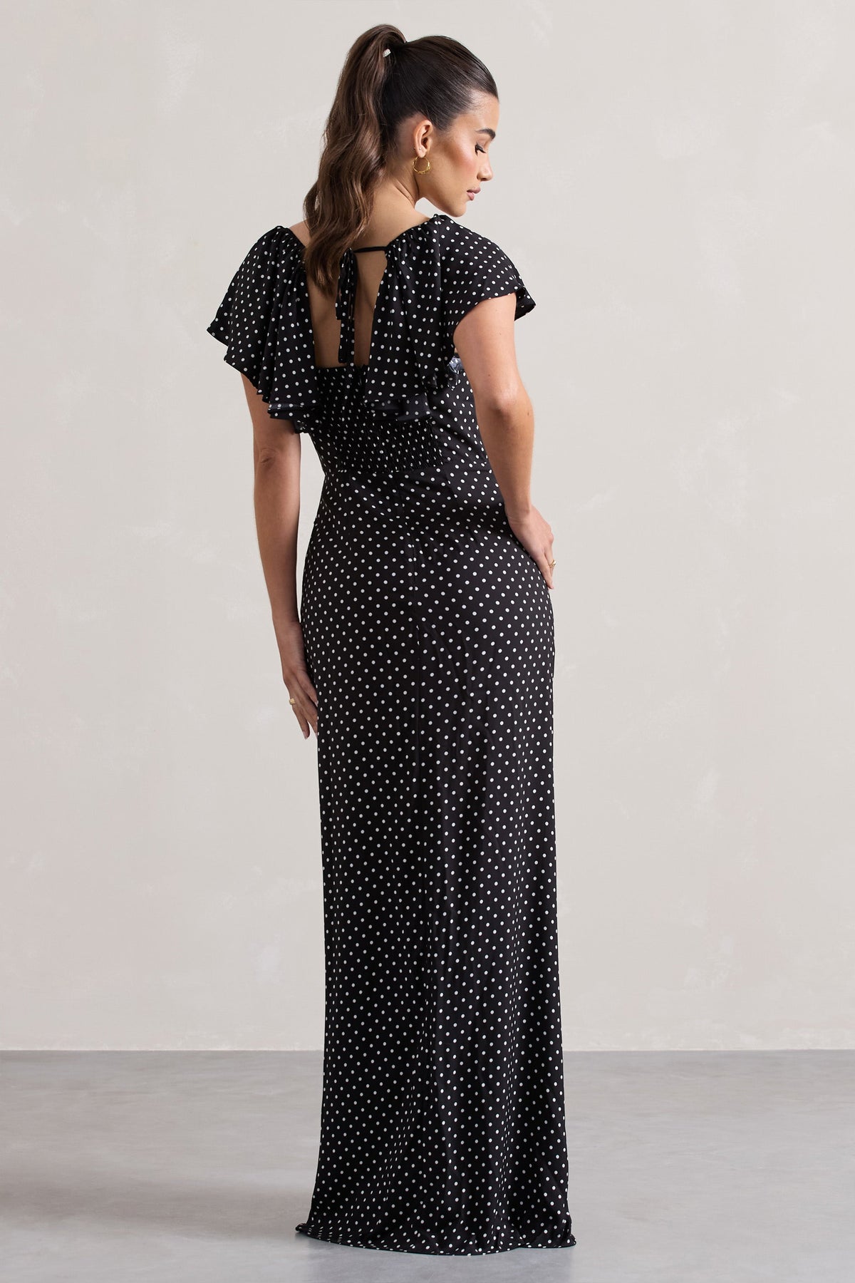 Signorina | Vestido Largo negro de lunares y botones con mangas cortas con volantes