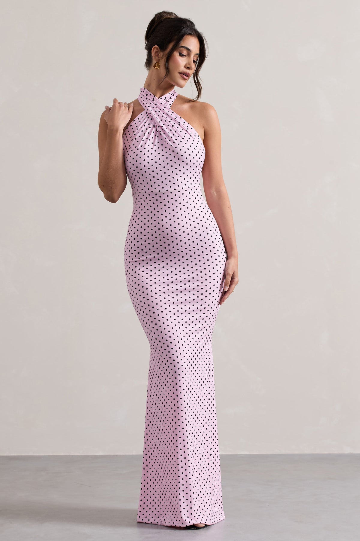 Invincible | Vestido maxi rosa con lunares y escote cruzado halter sin espalda