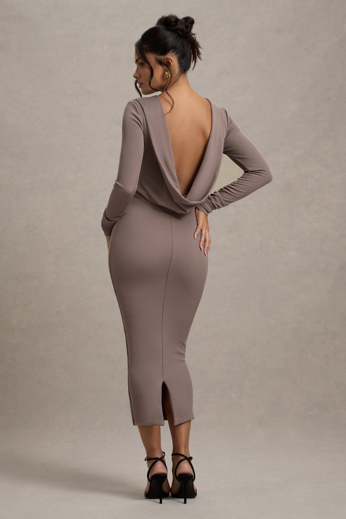 Madden | Vestido midi de punto acanalado color topo con espalda drapeada