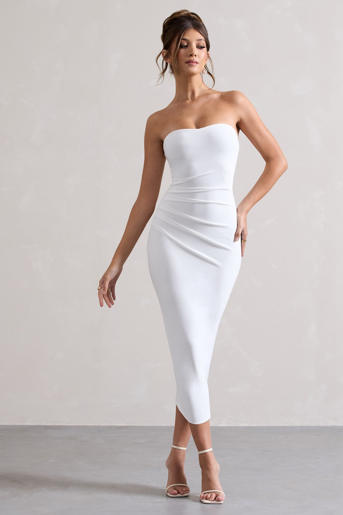 East End | Vestido midi blanco entallado con detalle de nudo en la espalda