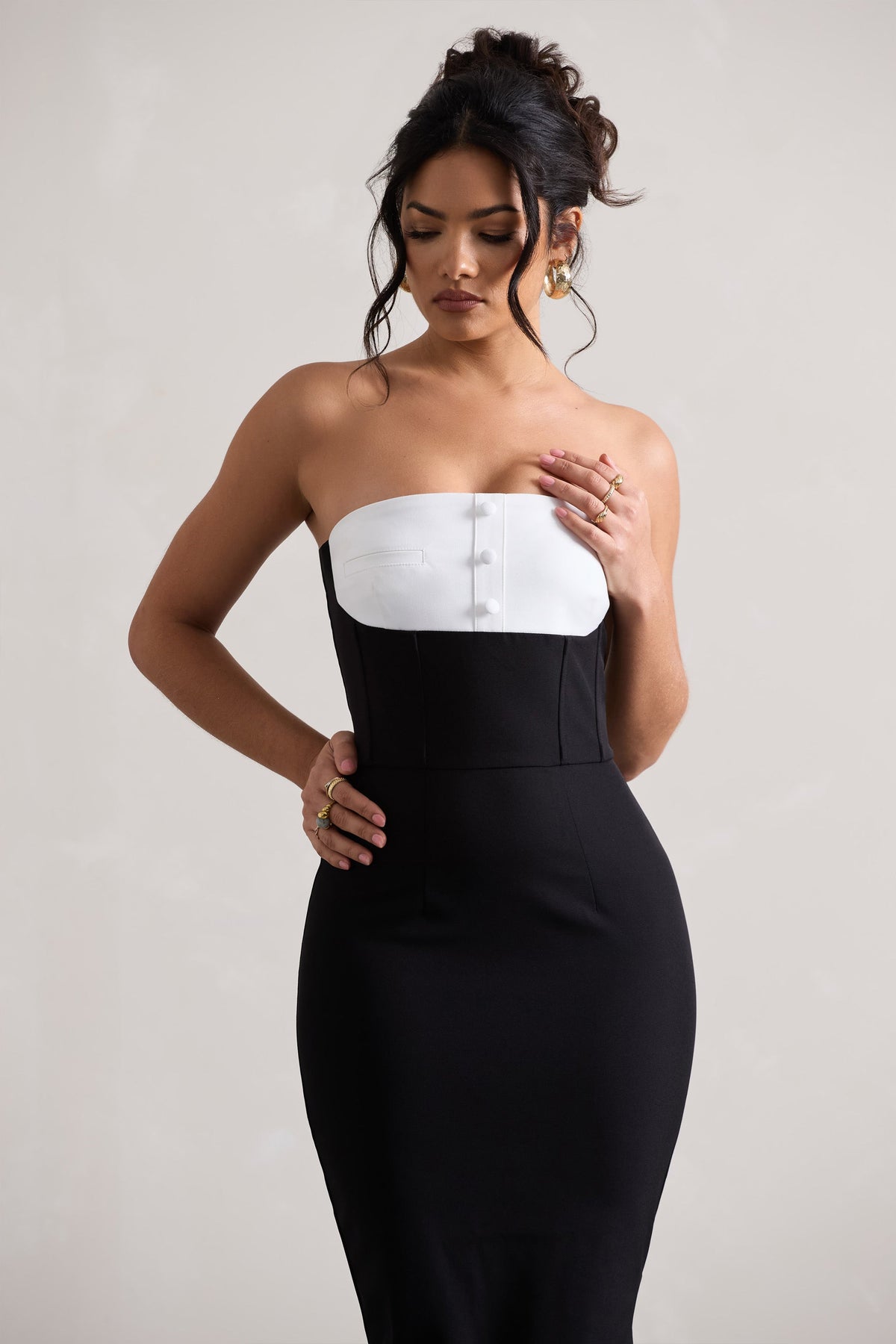 My Darling | Vestido midi negro ajustado con abertura y escote bandeau