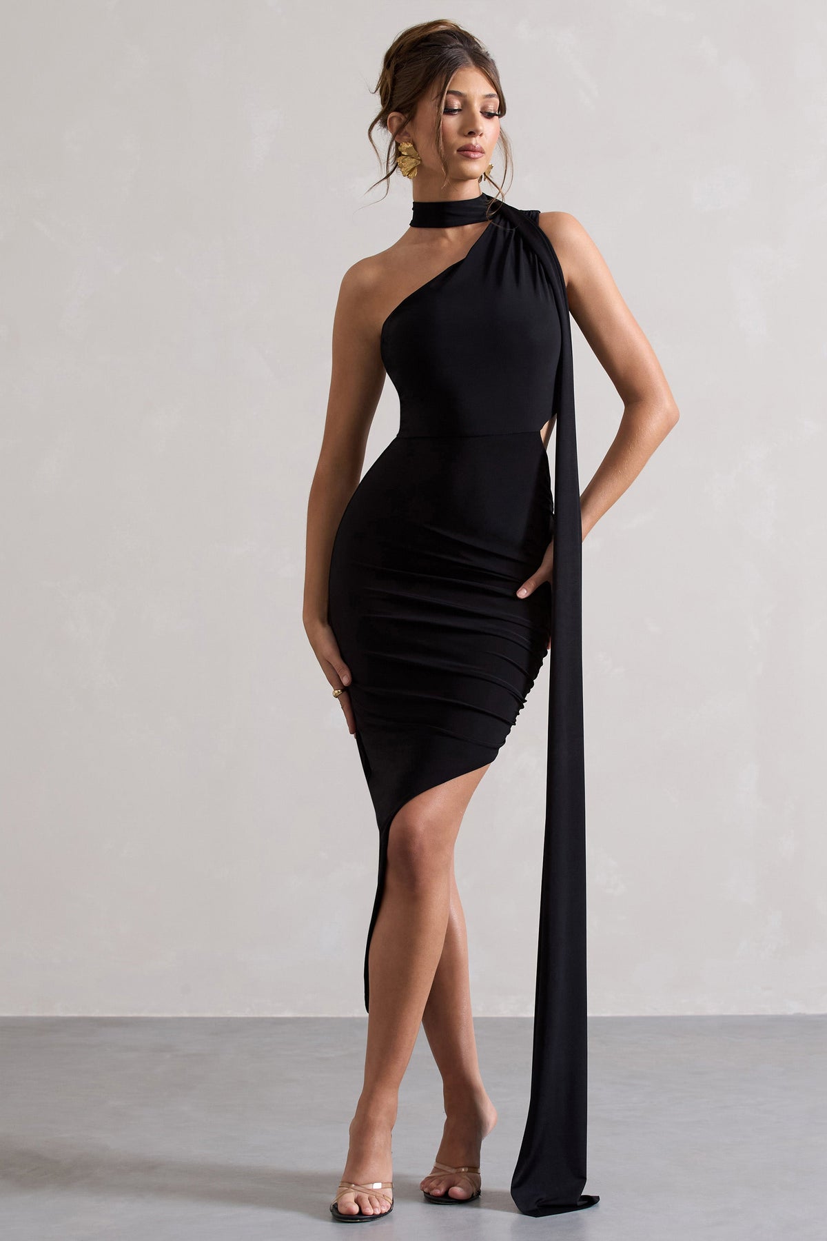 Icon | Vestido largo Asimétrico Negro con Aberturas y pañuelo