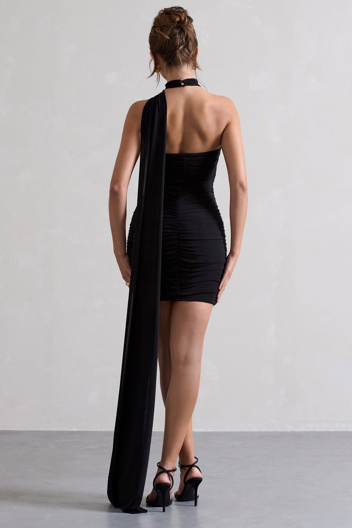 Abel | Vestido Mini Negro Fruncido Asimétrico Con pañuelo al cuello