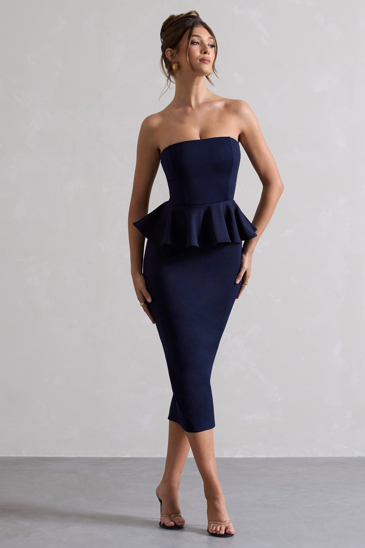 Chicago | Vestido Midi Azul Marino con escote bandeau y cintura peplum