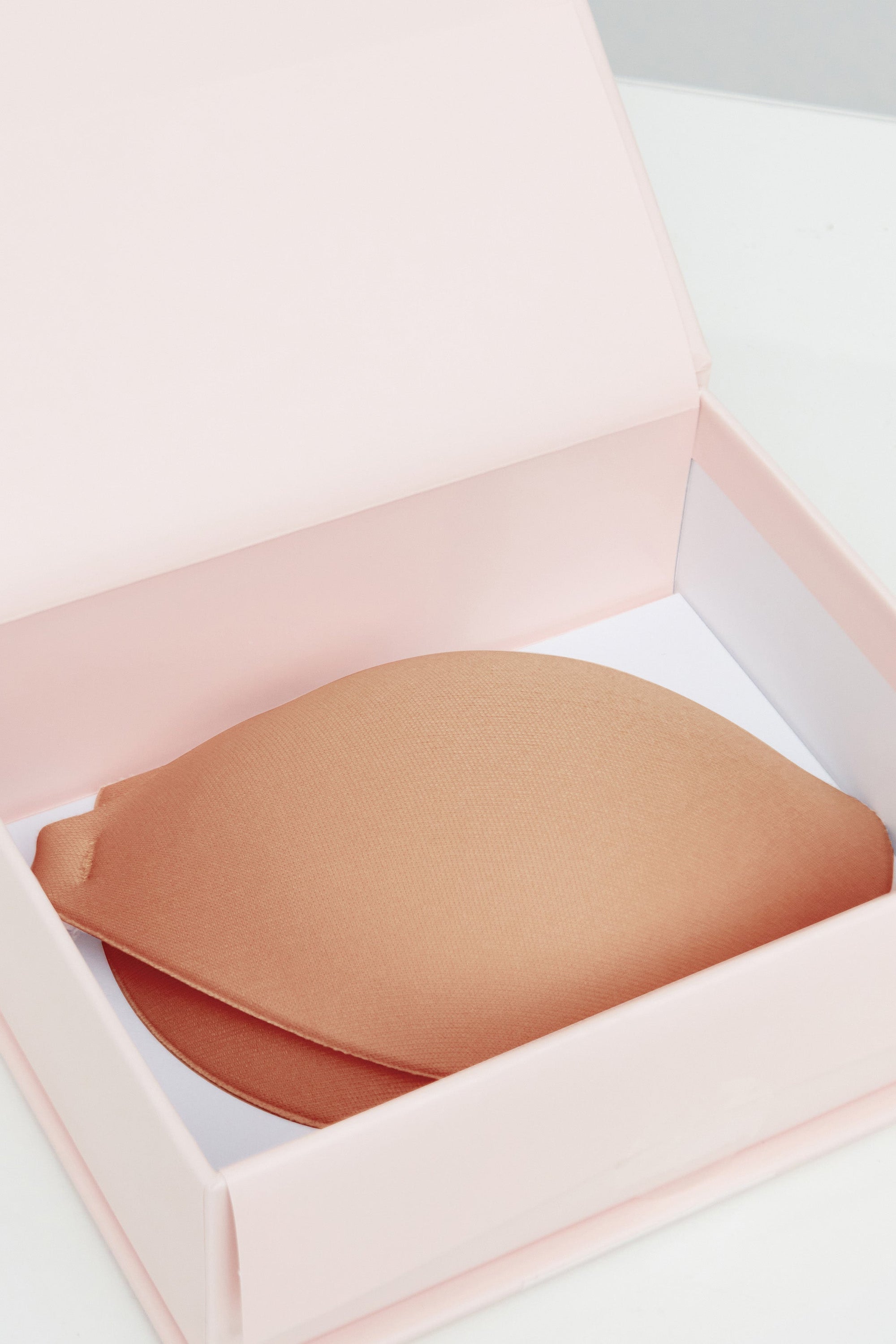 Demi Sticky Bra | Sostén Adhesivo Demi de Boomba Cocoa